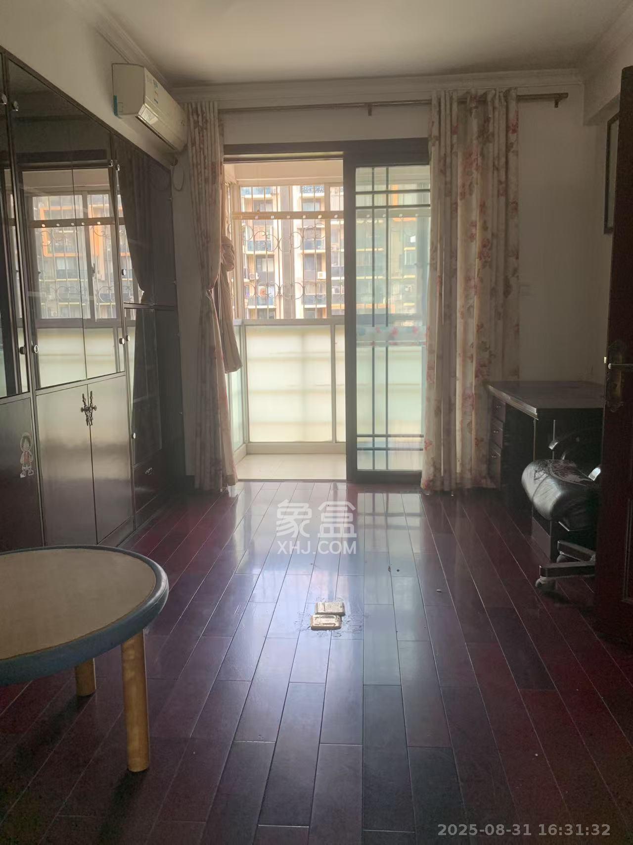 申奥美域  1室2厅2卫    2400.0元/月 申奥美域  1室2厅2卫    2400.0元/月室内图