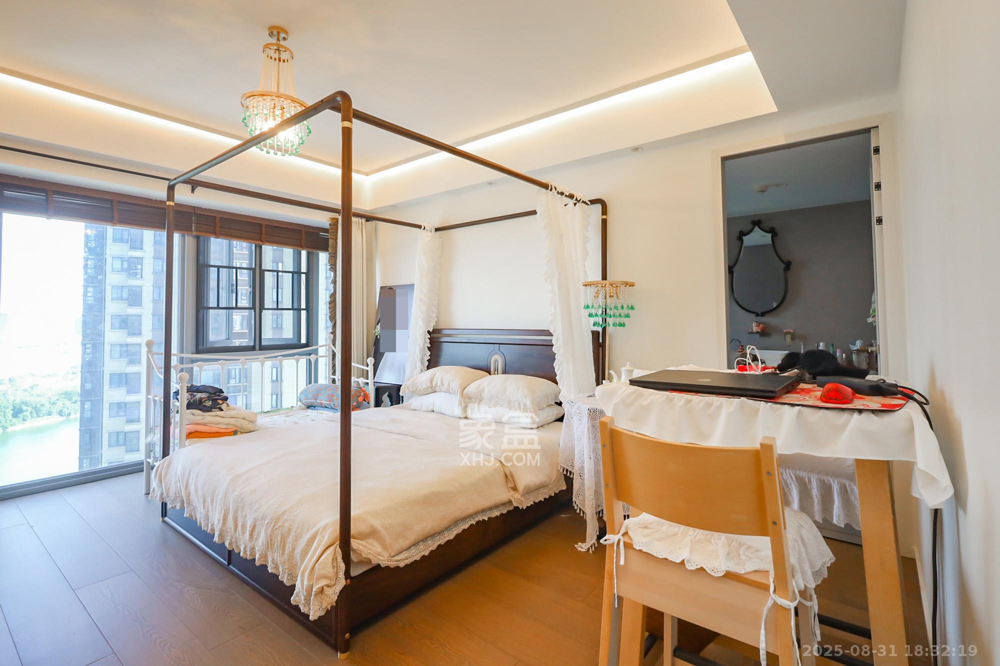 保利天禧C区  4室2厅4卫    650.0万 保利天禧C区  4室2厅4卫    650.0万卧室