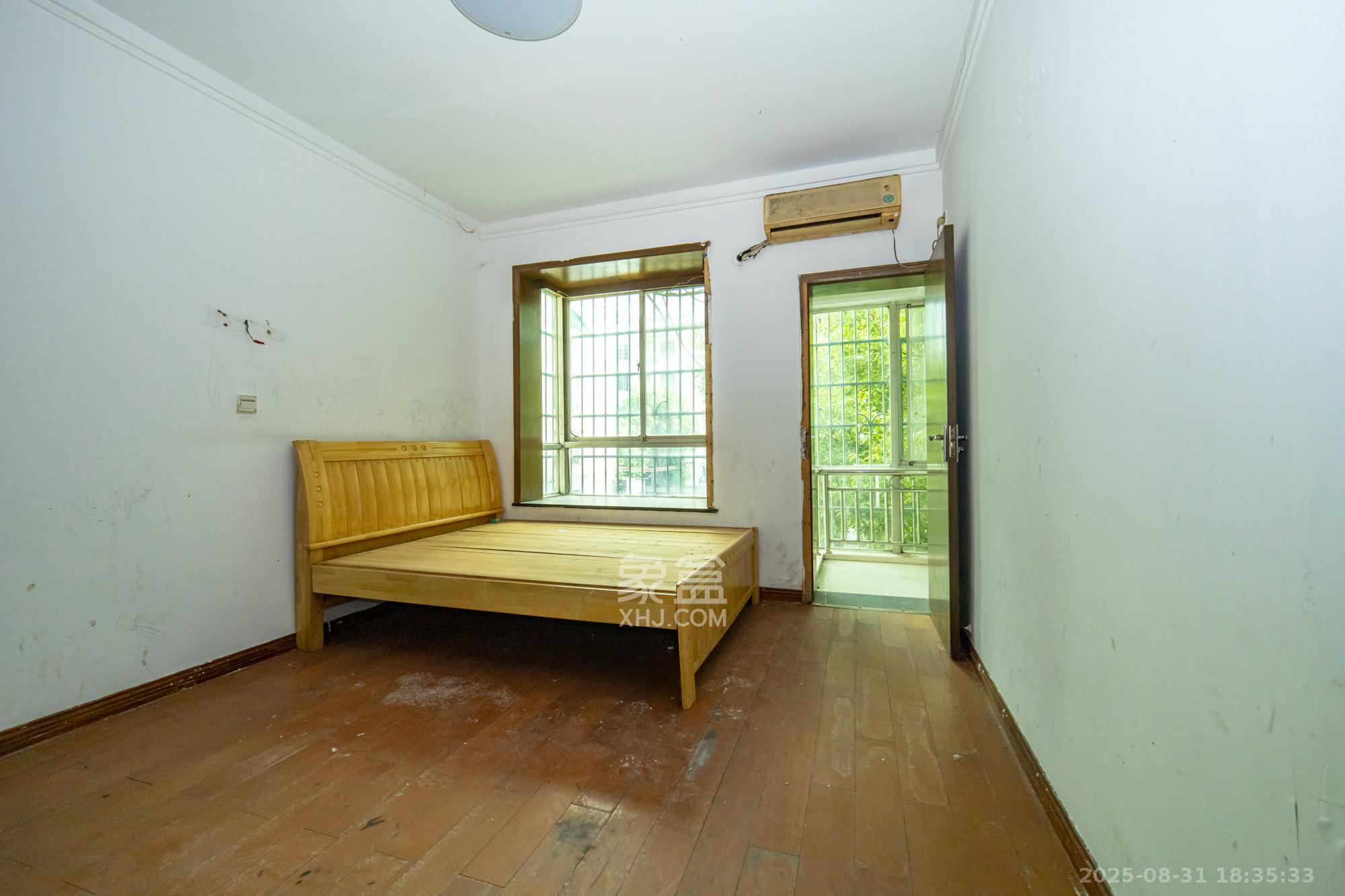 中南汽车世界  3室2厅2卫    39.0万 中南汽车世界  3室2厅2卫    39.0万卧室