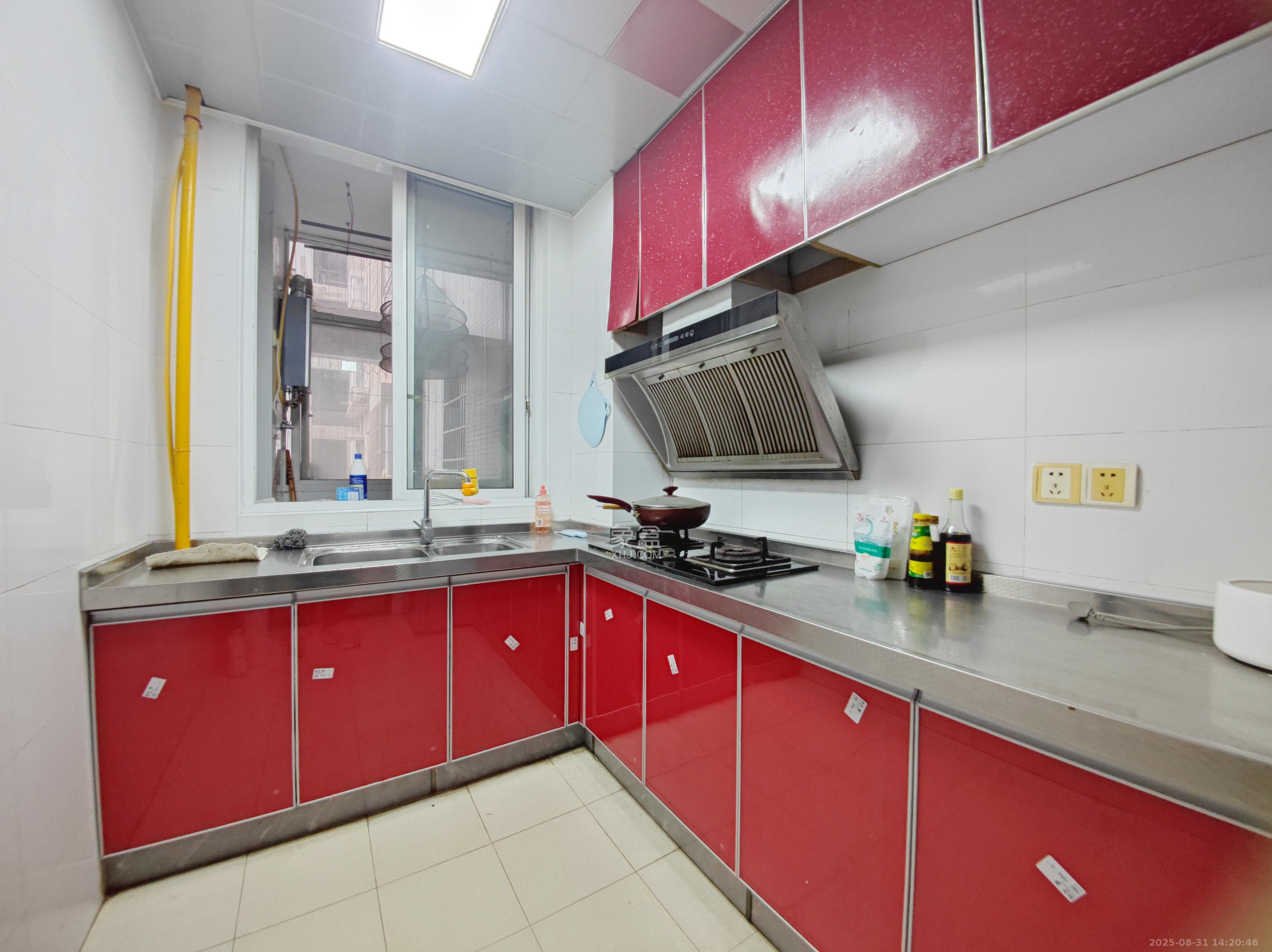 月湖兰庭  1室2厅1卫    2100.0元/月 月湖兰庭  1室2厅1卫    2100.0元/月室内图