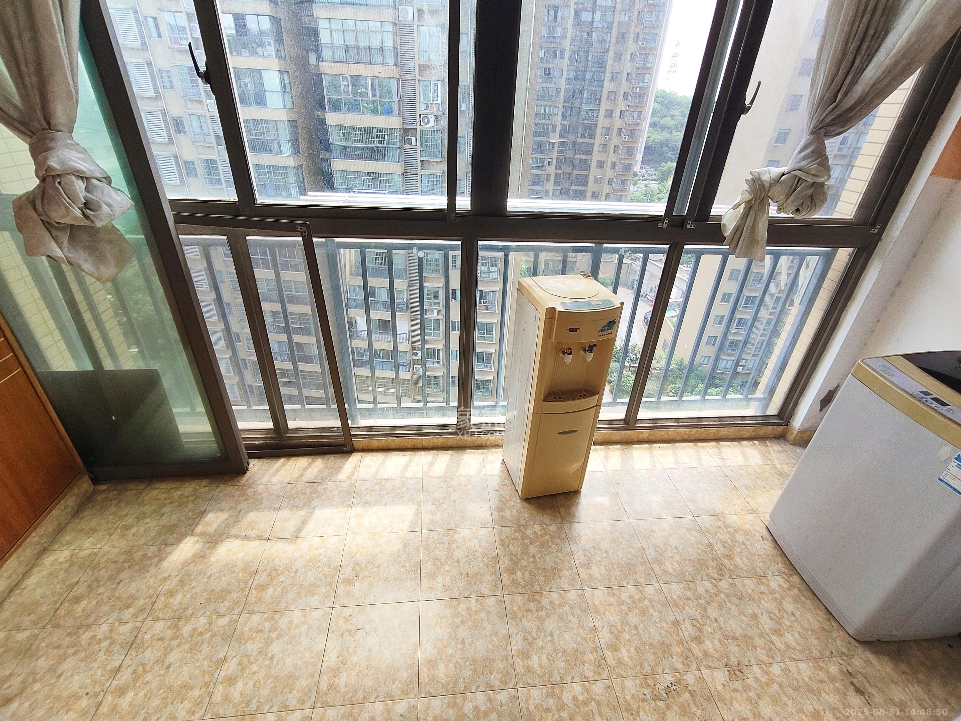 阳光晶城  2室2厅1卫   1800.00元/月室内图