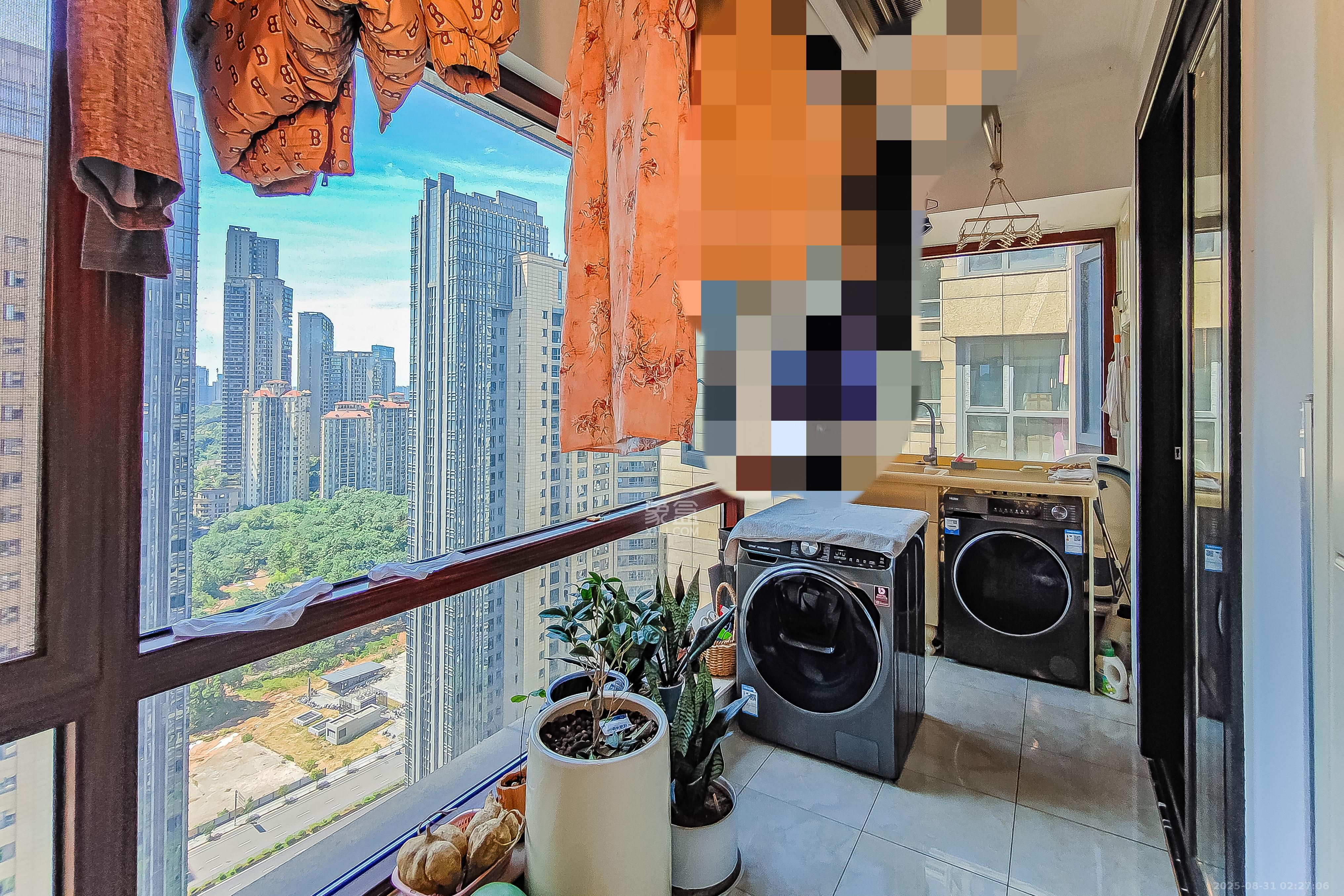 保利国际广场  4室2厅2卫    330.0万 保利国际广场  4室2厅2卫    330.0万阳台