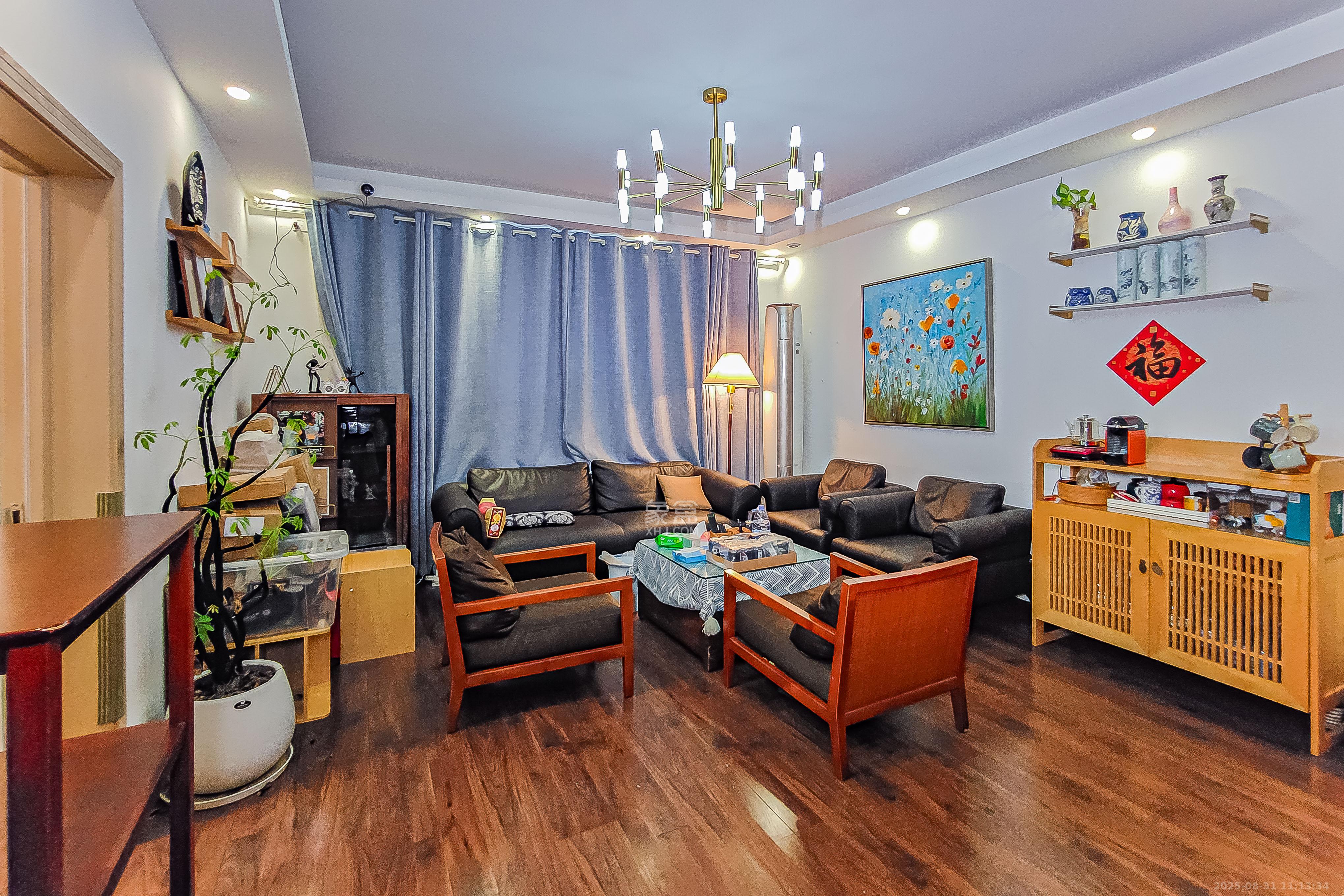 宏泽佳园  5室2厅3卫    298.0万 宏泽佳园  5室2厅3卫    298.0万客厅