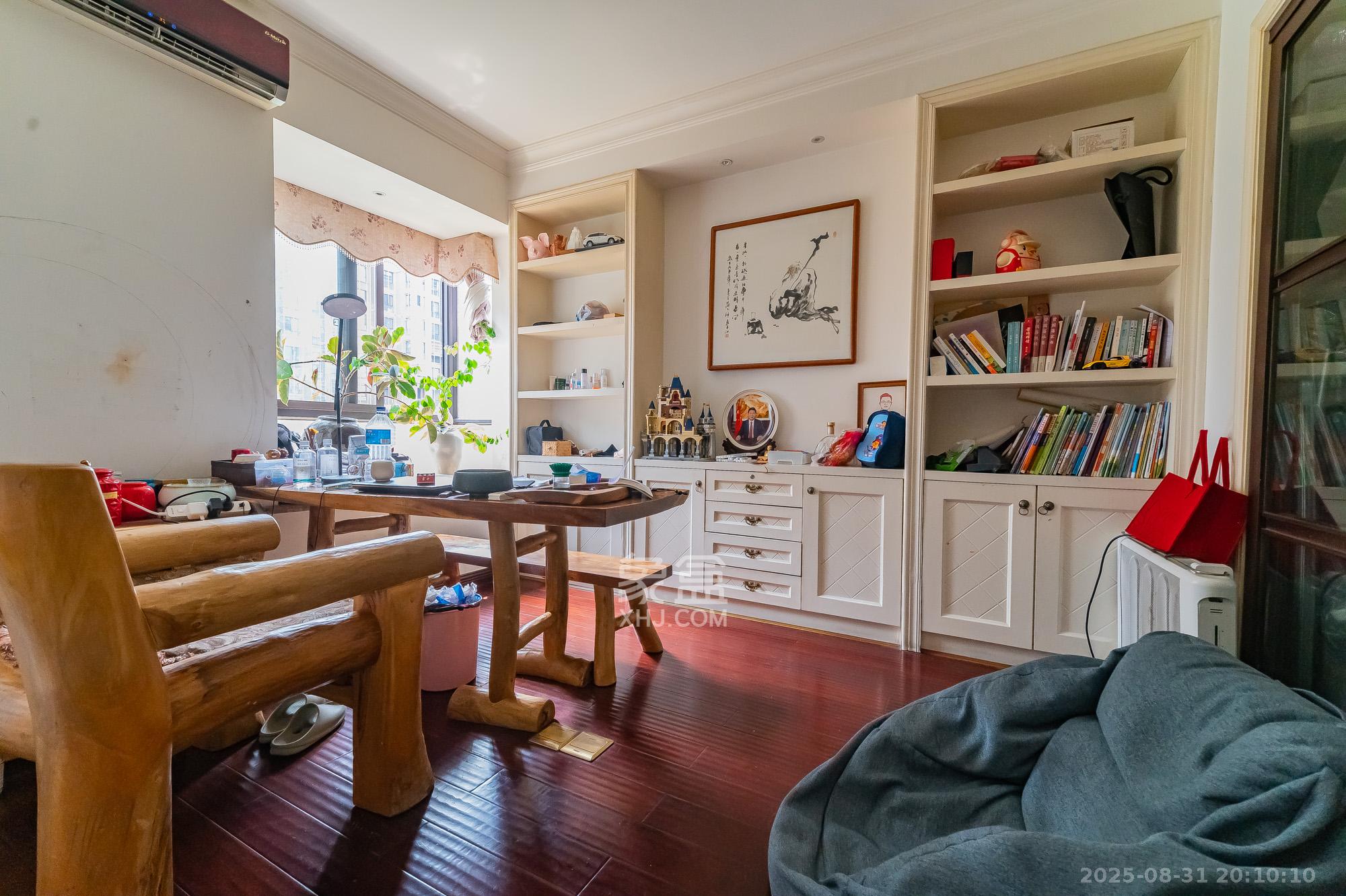 华润凤凰城一期 4室2厅2卫 115.0万 华润凤凰城一期 4室2厅2卫 115.0万卧室