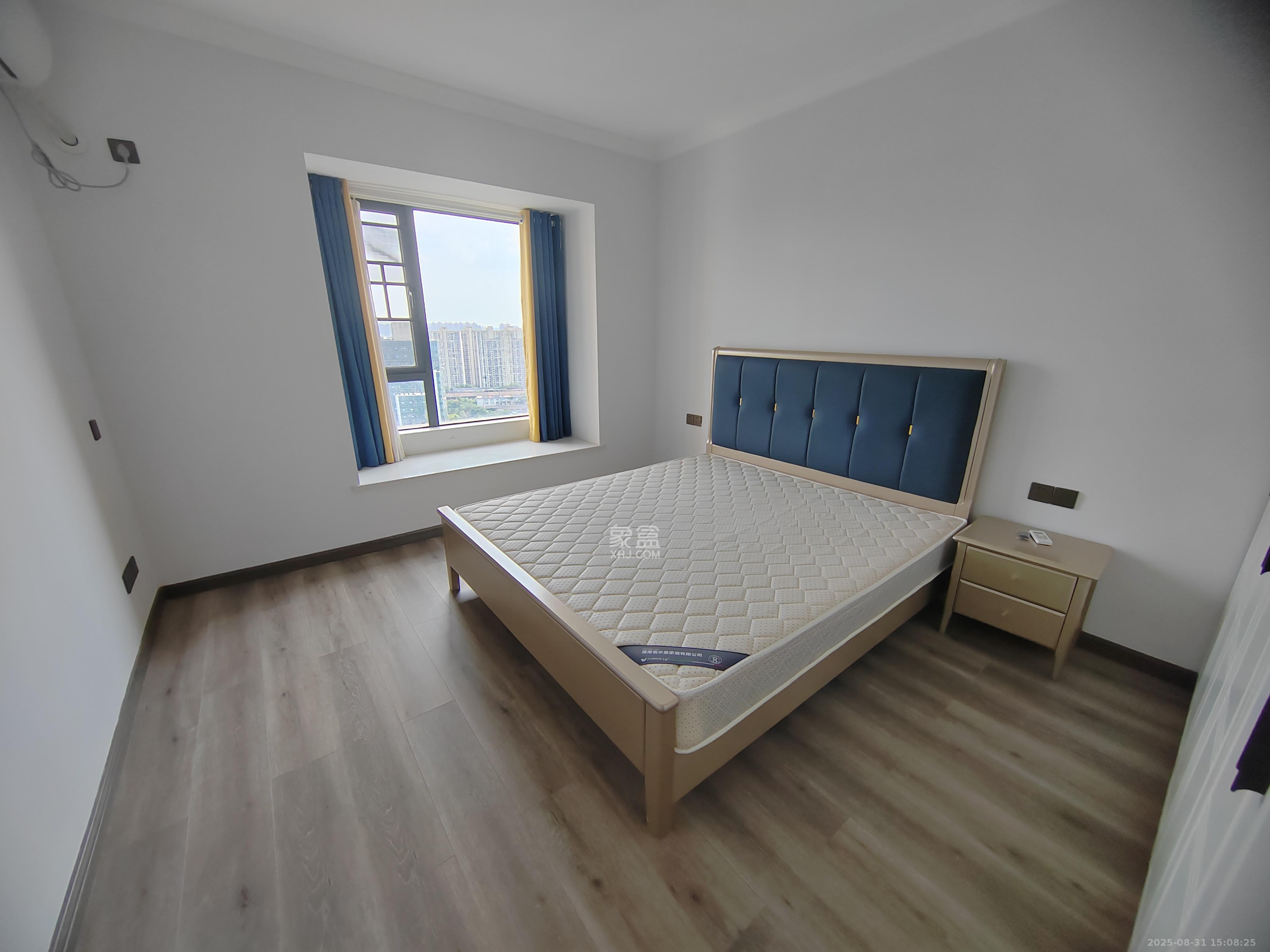 建发中央悦府  3室2厅2卫    4500.0元/月室内图