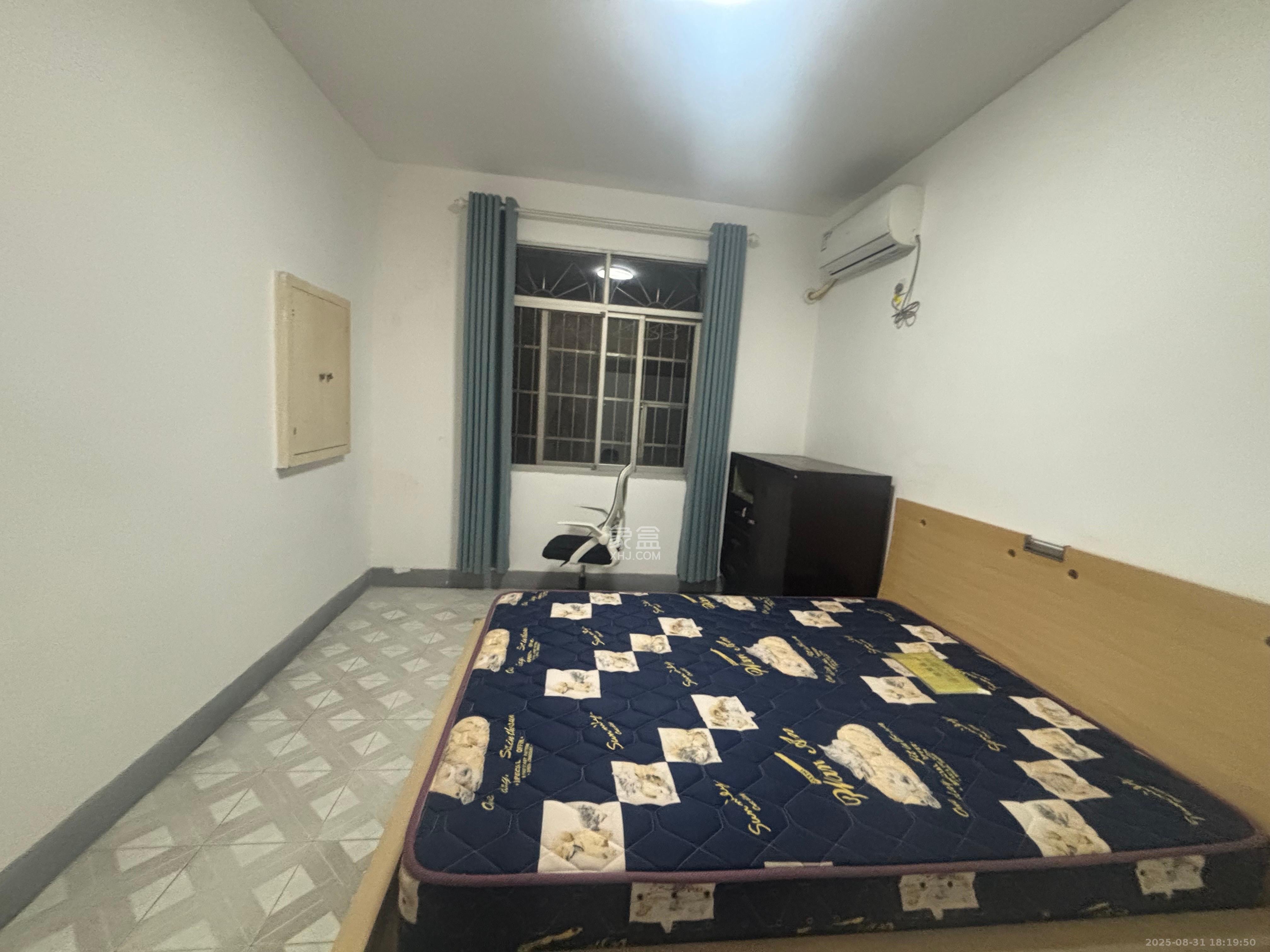 人民新村  3室1厅1卫   2300.00元/月室内图