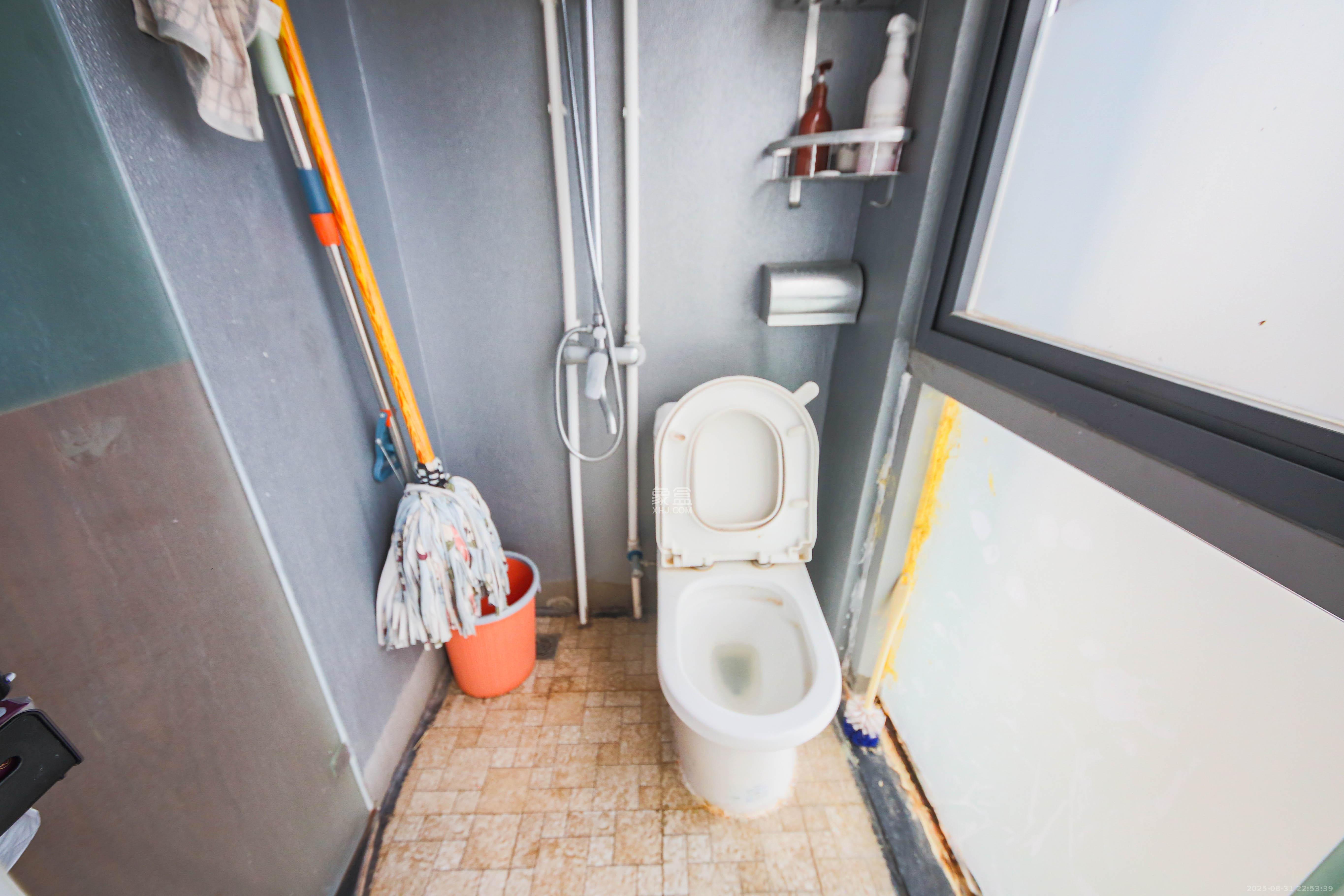 复地星光天地  1室0厅1卫    38.0万卫生间