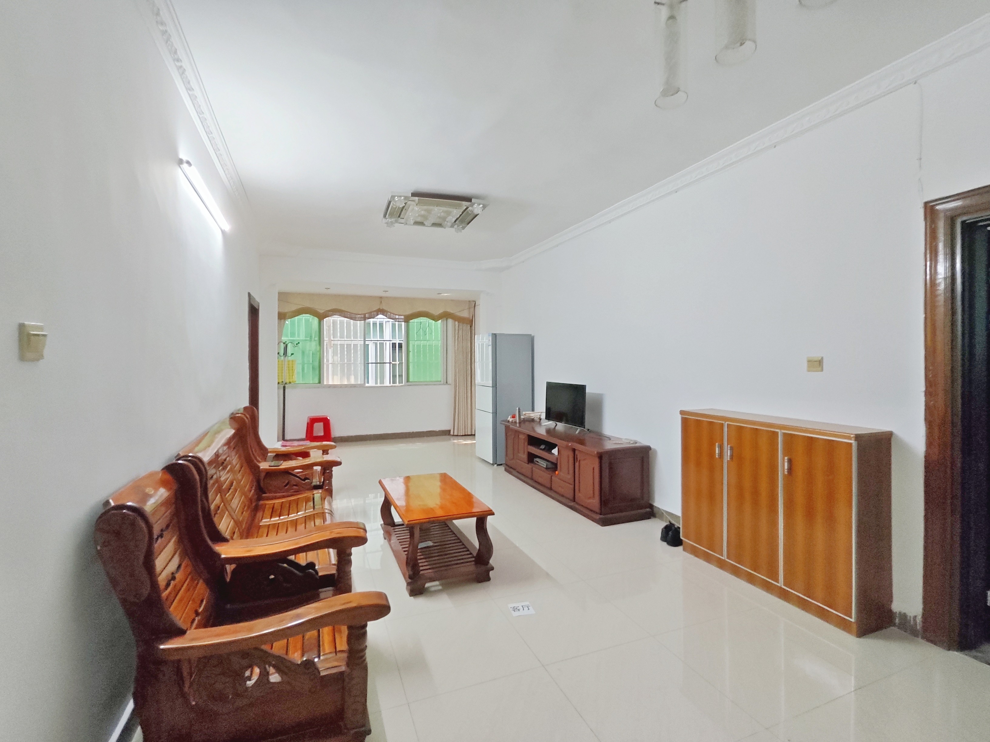 环保局宿舍 3室2厅1卫 120.0万 环保局宿舍 3室2厅1卫 120.0万客厅