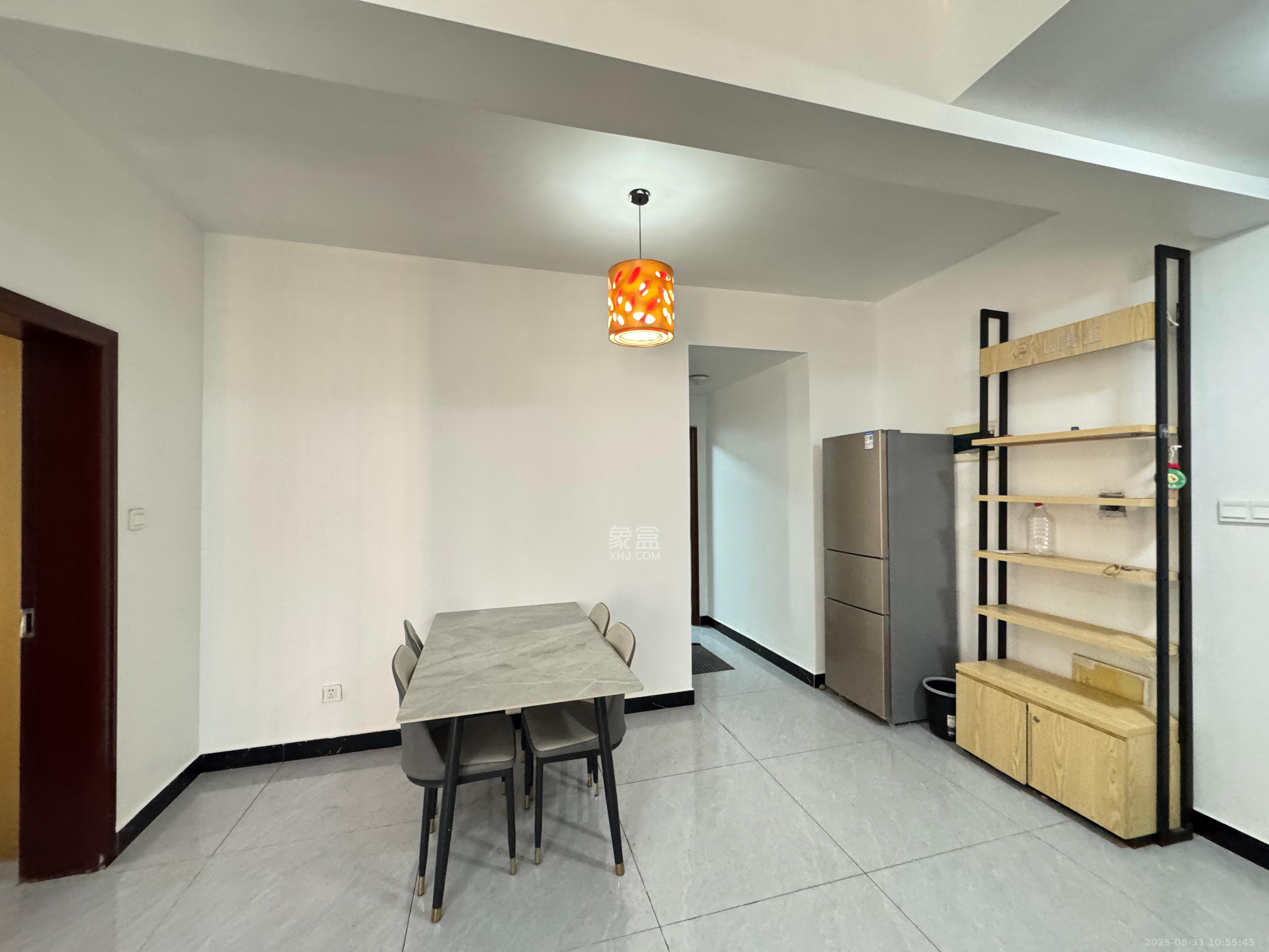 爱琴海岸 2室2厅1卫 1600.0元/月 爱琴海岸 2室2厅1卫 1600.0元/月室内图