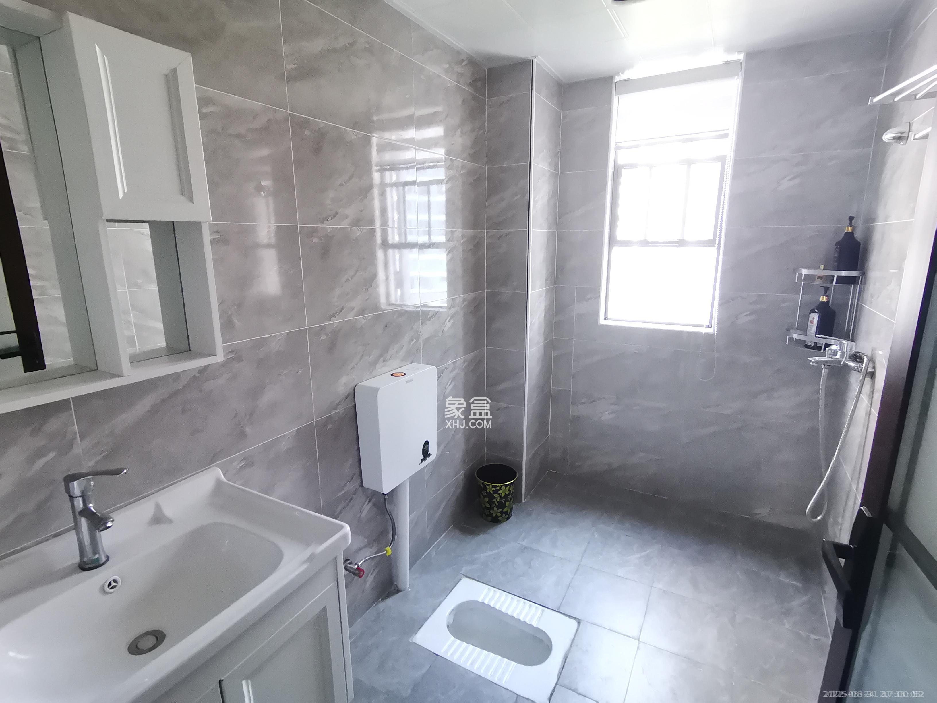 保利天禧D区  4室2厅2卫    3700.0元/月室内图