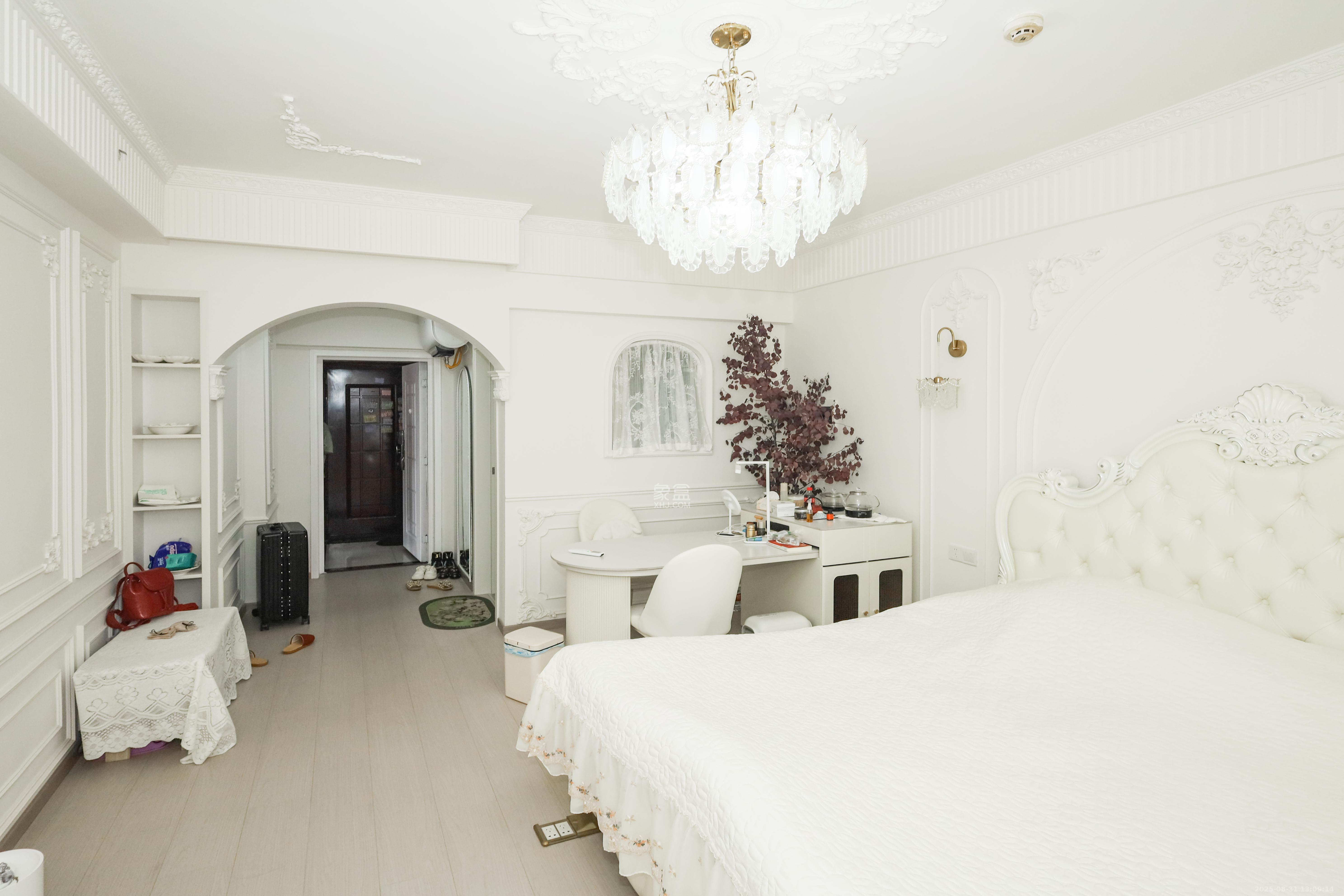 罗马国际公寓  1室1厅1卫    35.0万 罗马国际公寓  1室1厅1卫    35.0万卧室