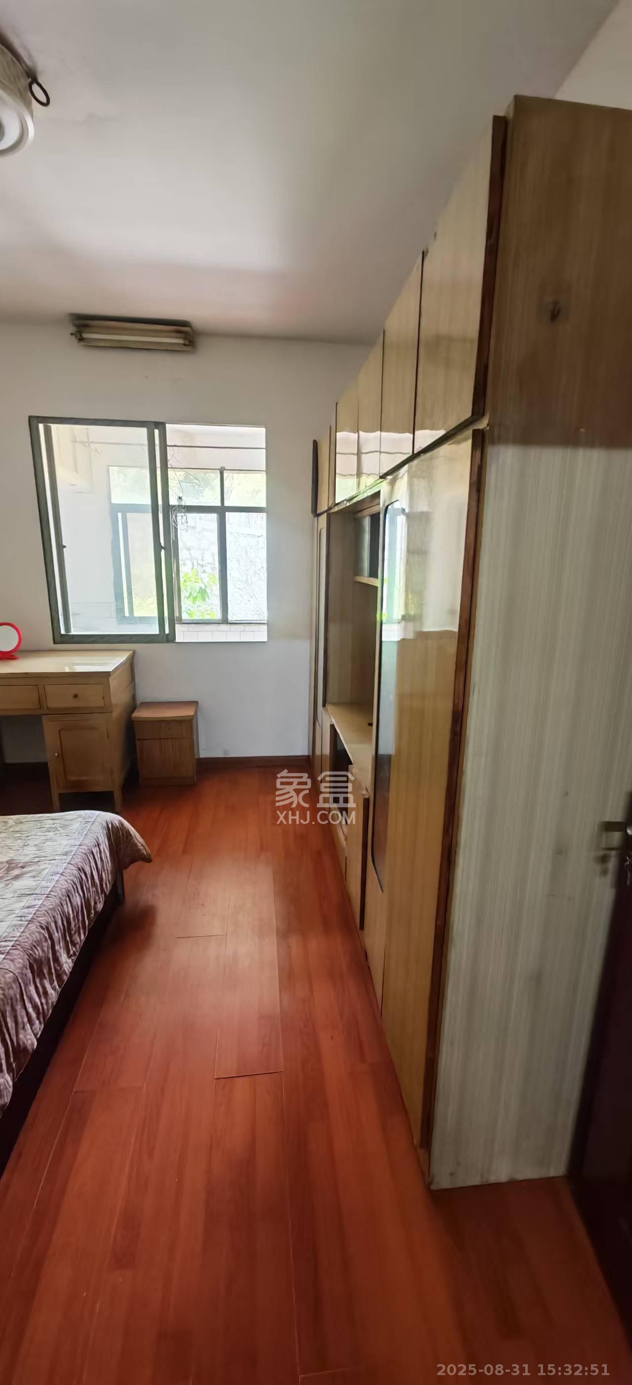 邮电建工局(跃进湖邮电工程局宿舍)  3室2厅1卫    1600.0元/月 邮电建工局(跃进湖邮电工程局宿舍)  3室2厅1卫    1600.0元/月室内图