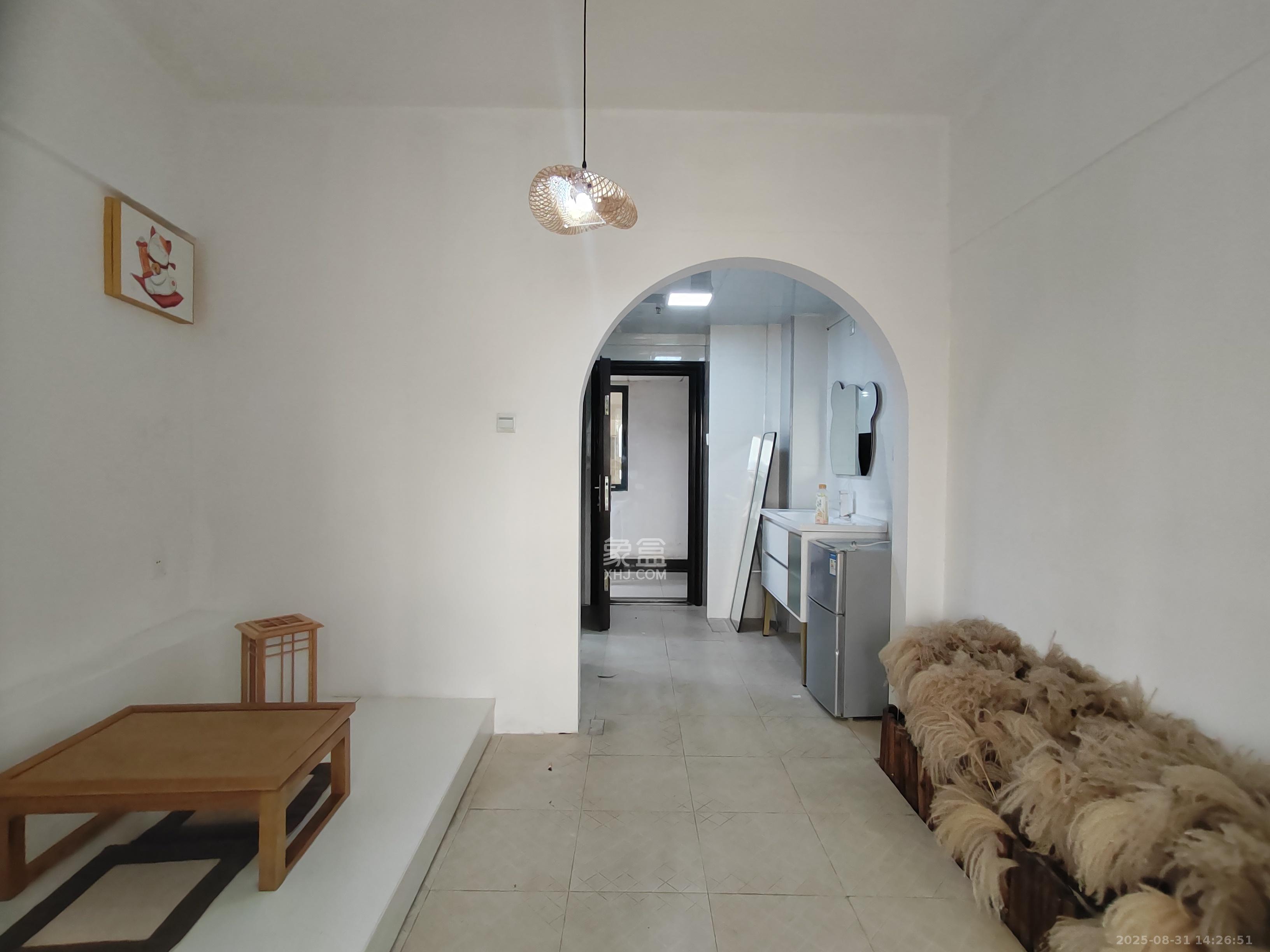 七彩丽都 1室1厅1卫 1500.0元/月 七彩丽都 1室1厅1卫 1500.0元/月室内图