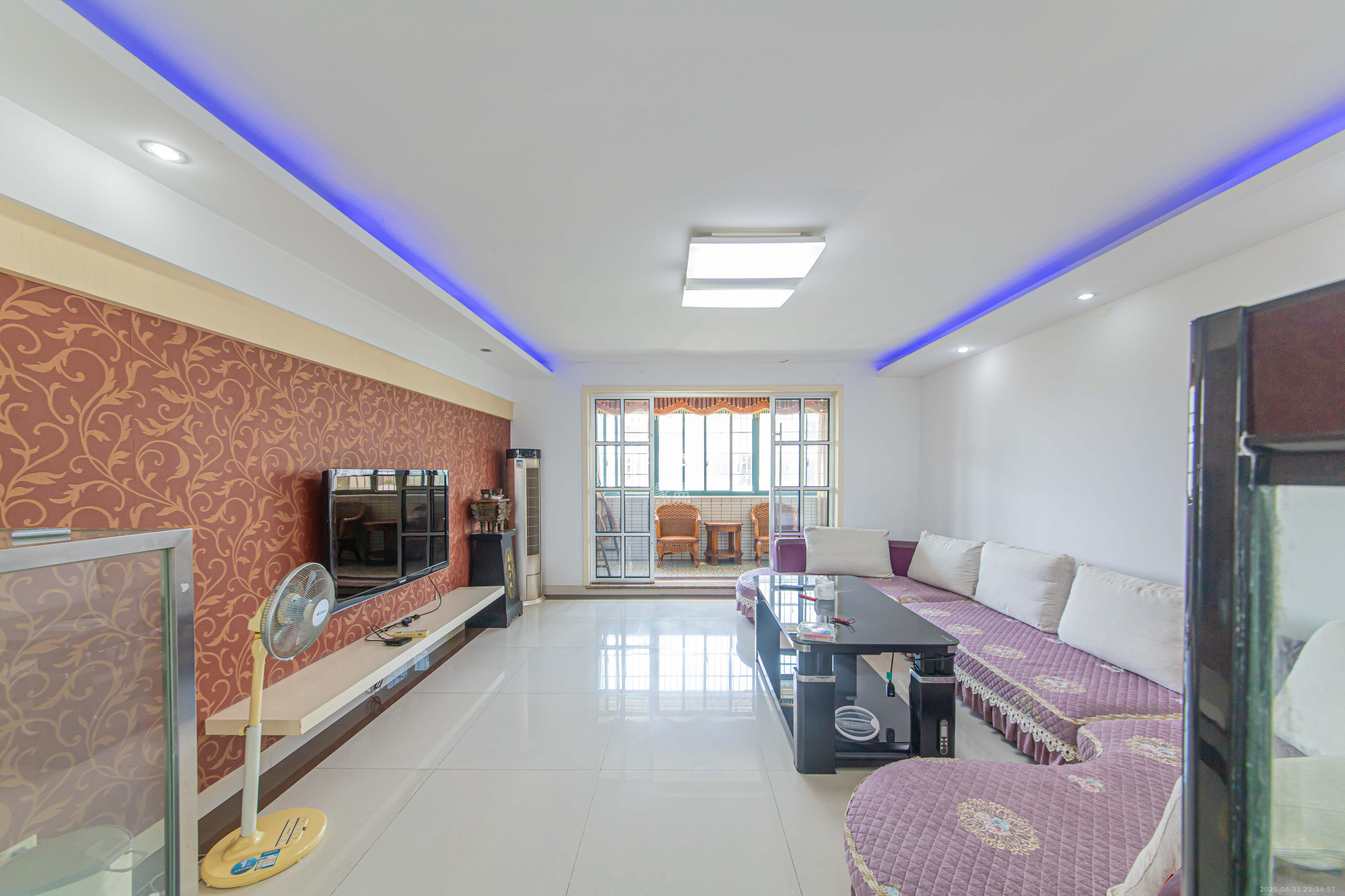 银桂苑 1室2厅2卫 160.0万 银桂苑 1室2厅2卫 160.0万客厅