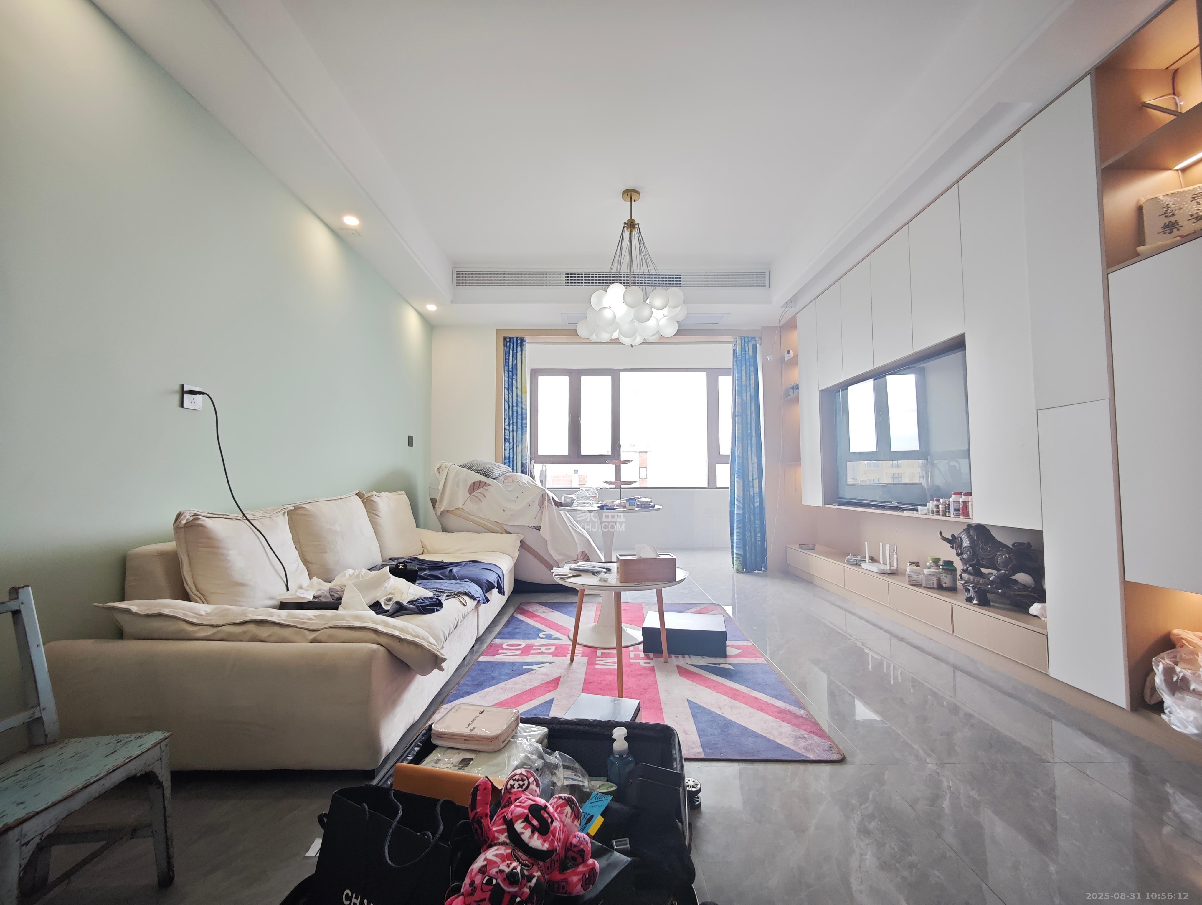 碧桂园潭州府  3室2厅2卫    2400.0元/月 碧桂园潭州府  3室2厅2卫    2400.0元/月室内图