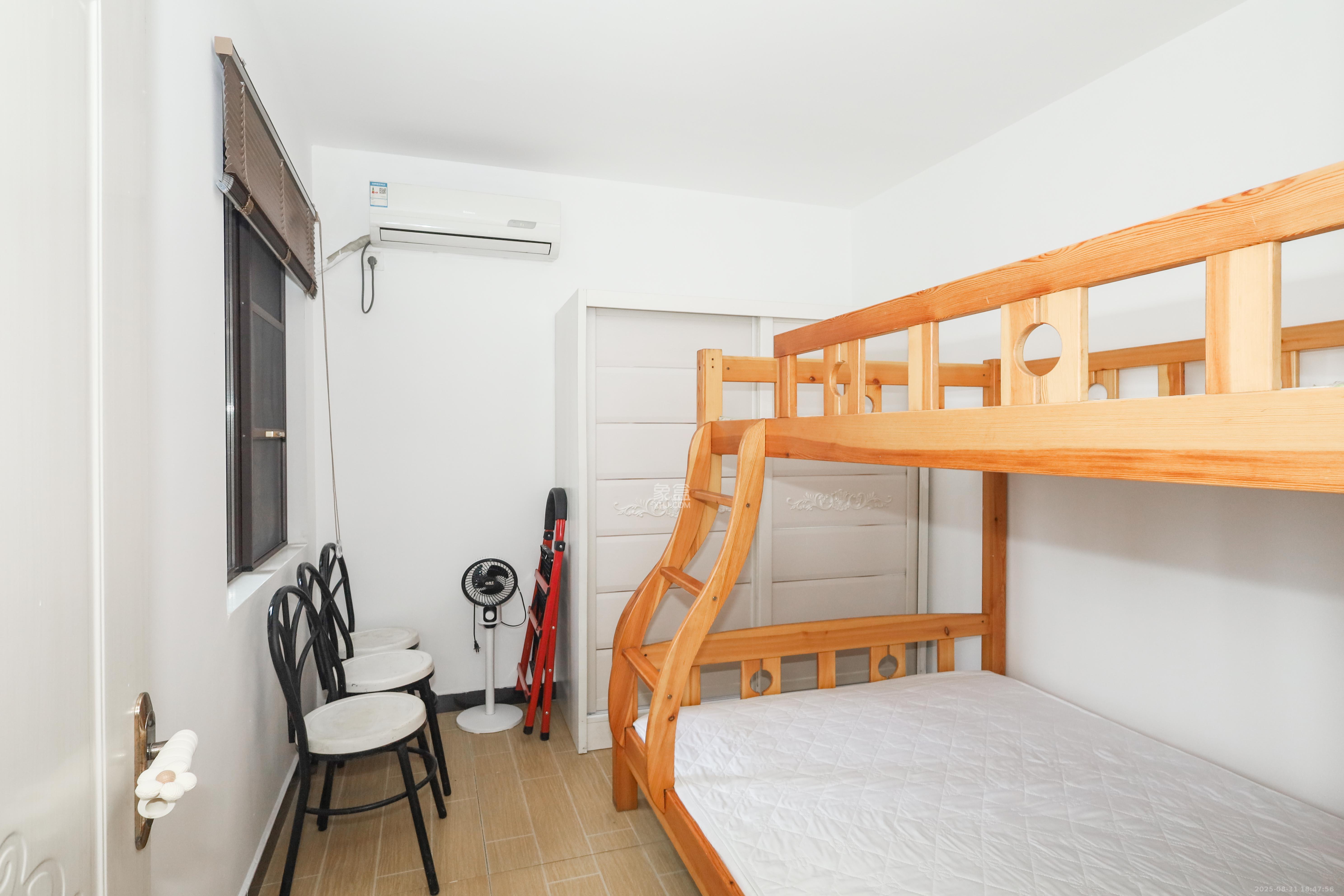 梅溪鑫苑名家  3室2厅1卫    120.0万 梅溪鑫苑名家  3室2厅1卫    120.0万卧室