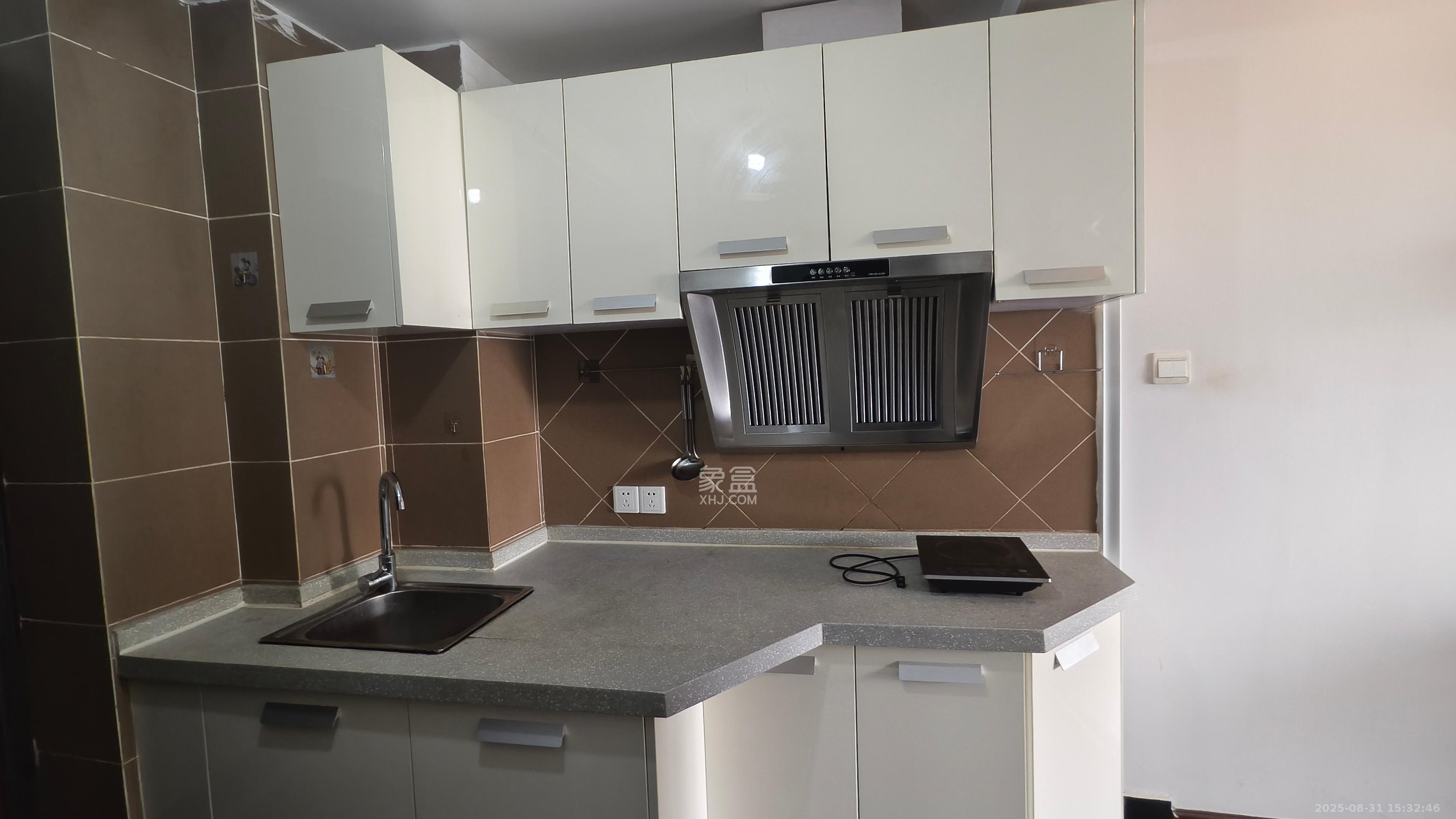 时代星城  1室1厅1卫    1100.0元/月室内图