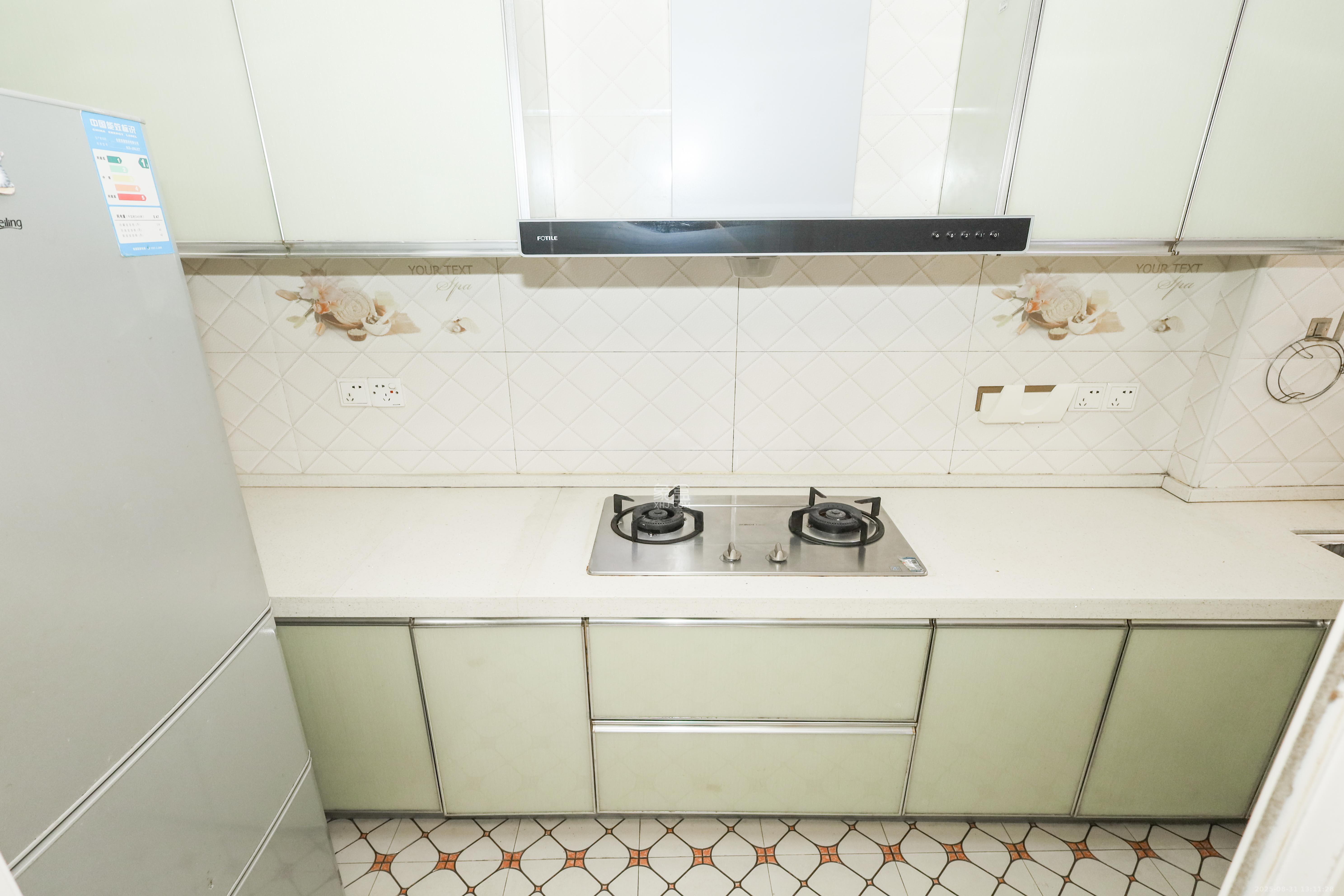 保利麓谷林语C区  3室2厅1卫    89.8万 保利麓谷林语C区  3室2厅1卫    89.8万厨房