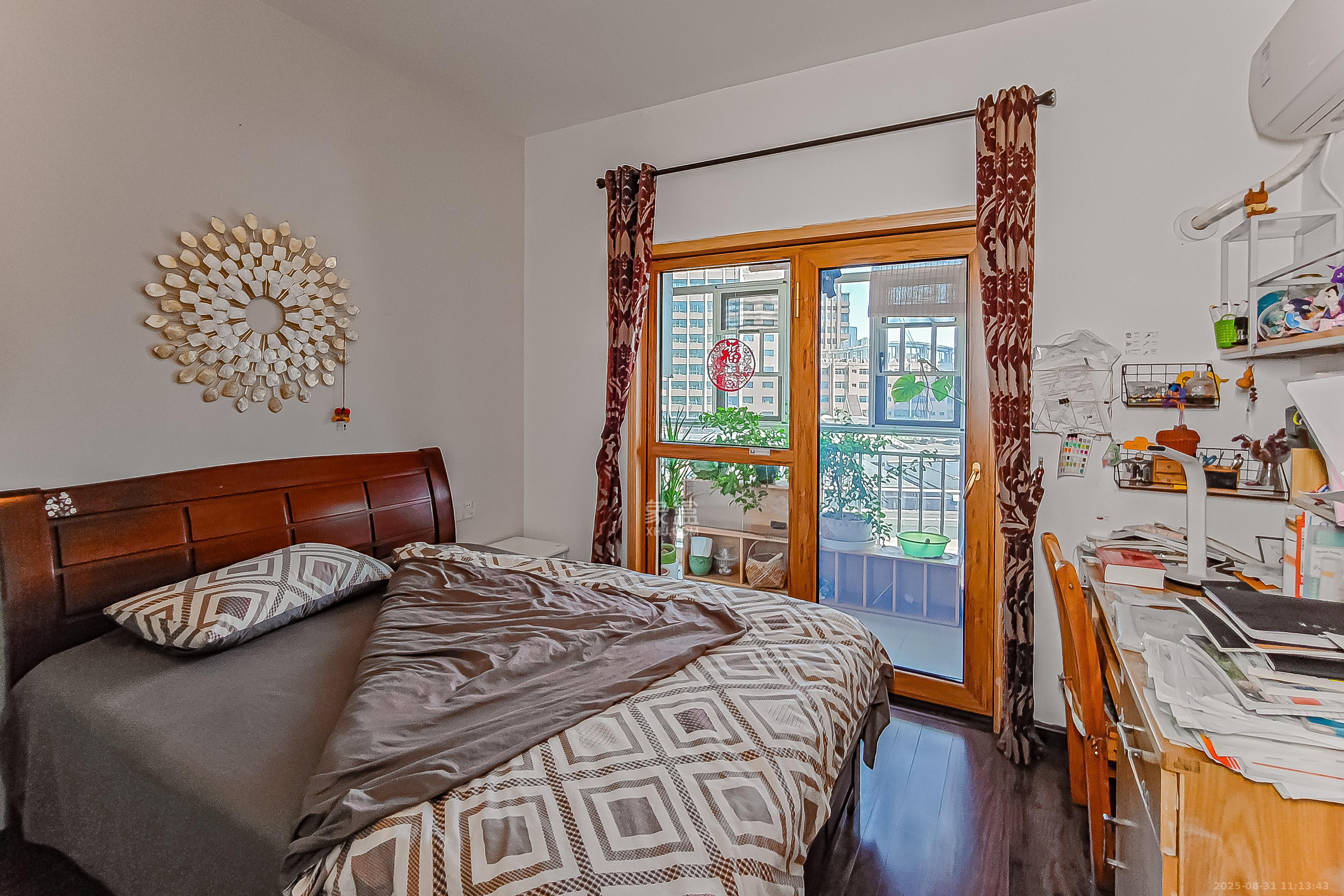 宏泽佳园  5室2厅3卫    298.0万 宏泽佳园  5室2厅3卫    298.0万卧室