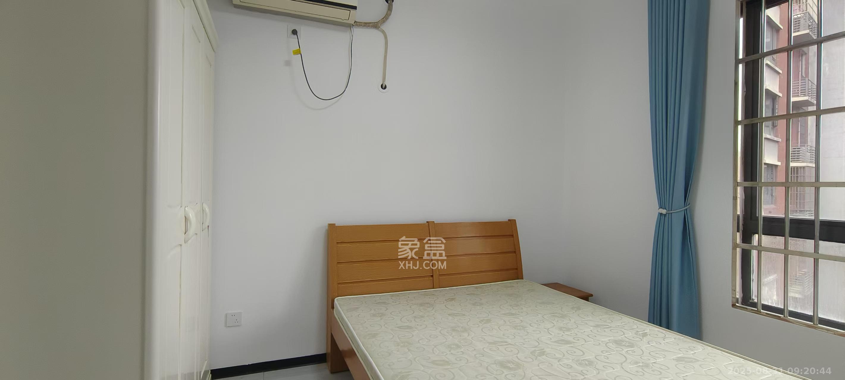华润凤凰城二期  2室2厅1卫   1800.00元/月室内图