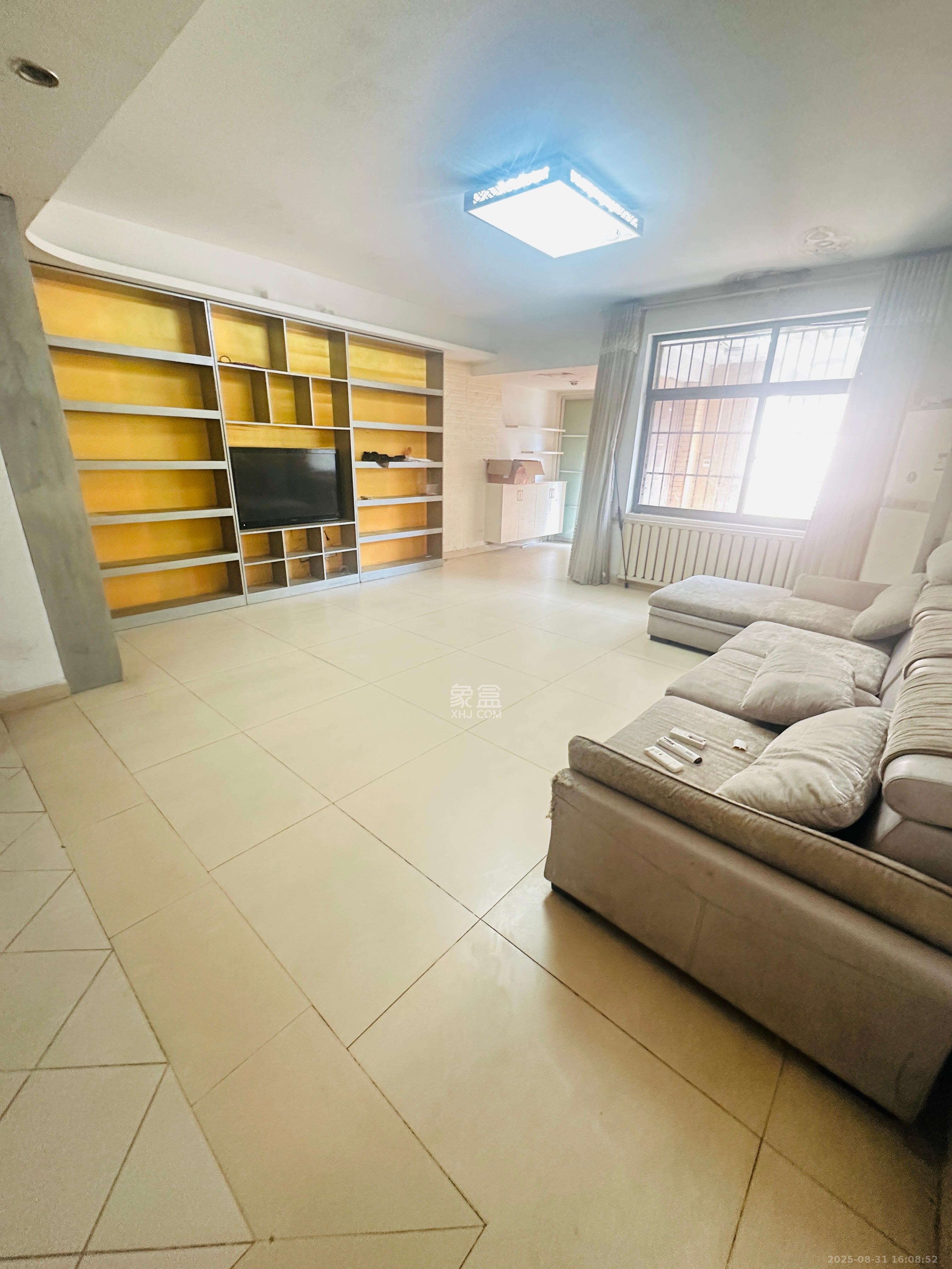 东业早安星城 3室2厅1卫 2600.0元/月 东业早安星城 3室2厅1卫 2600.0元/月室内图