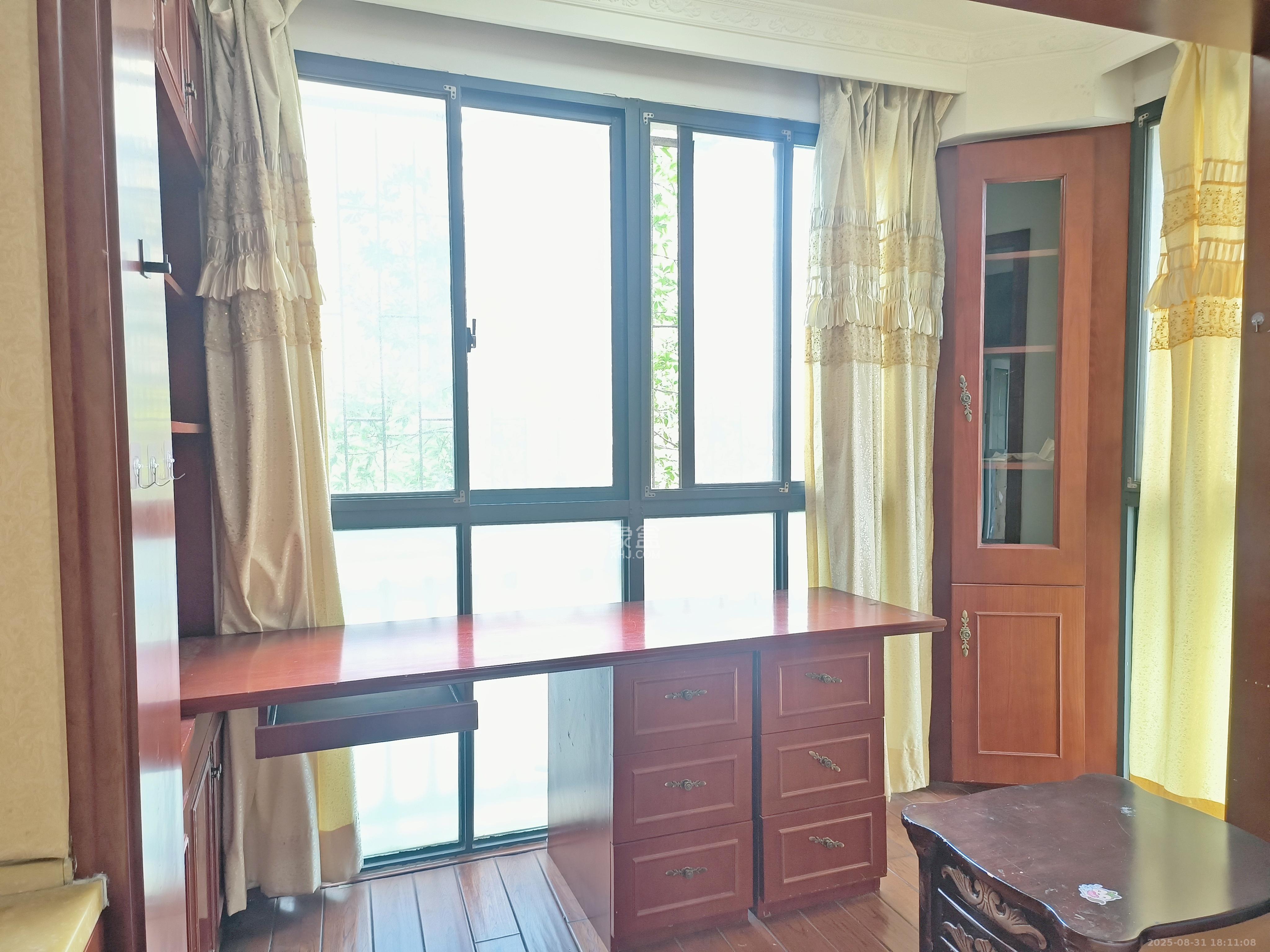 天骄福邸  3室2厅1卫    2800.0元/月室内图