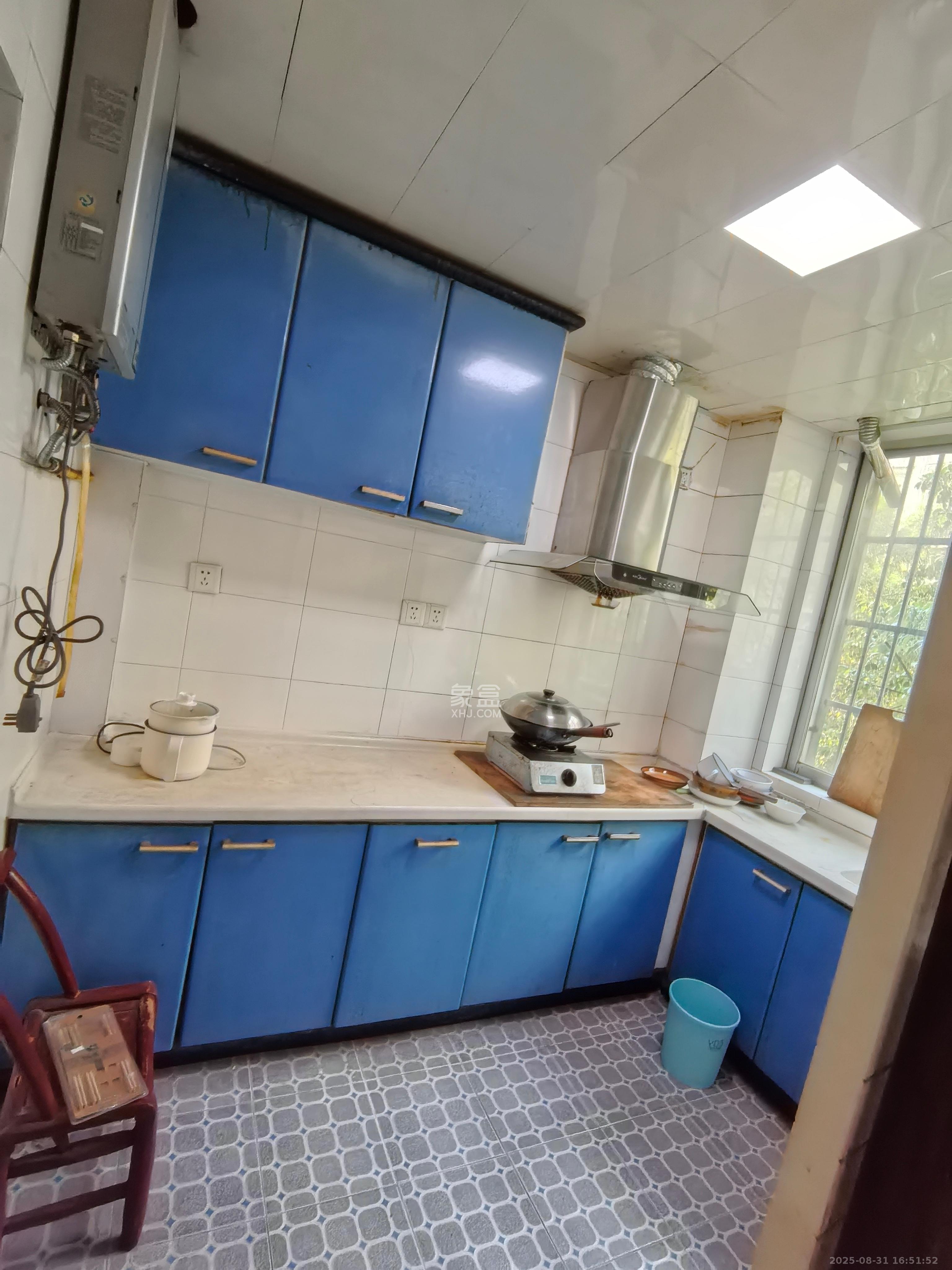 中南汽车世界 2室2厅1卫 1200.0元/月 中南汽车世界 2室2厅1卫 1200.0元/月室内图