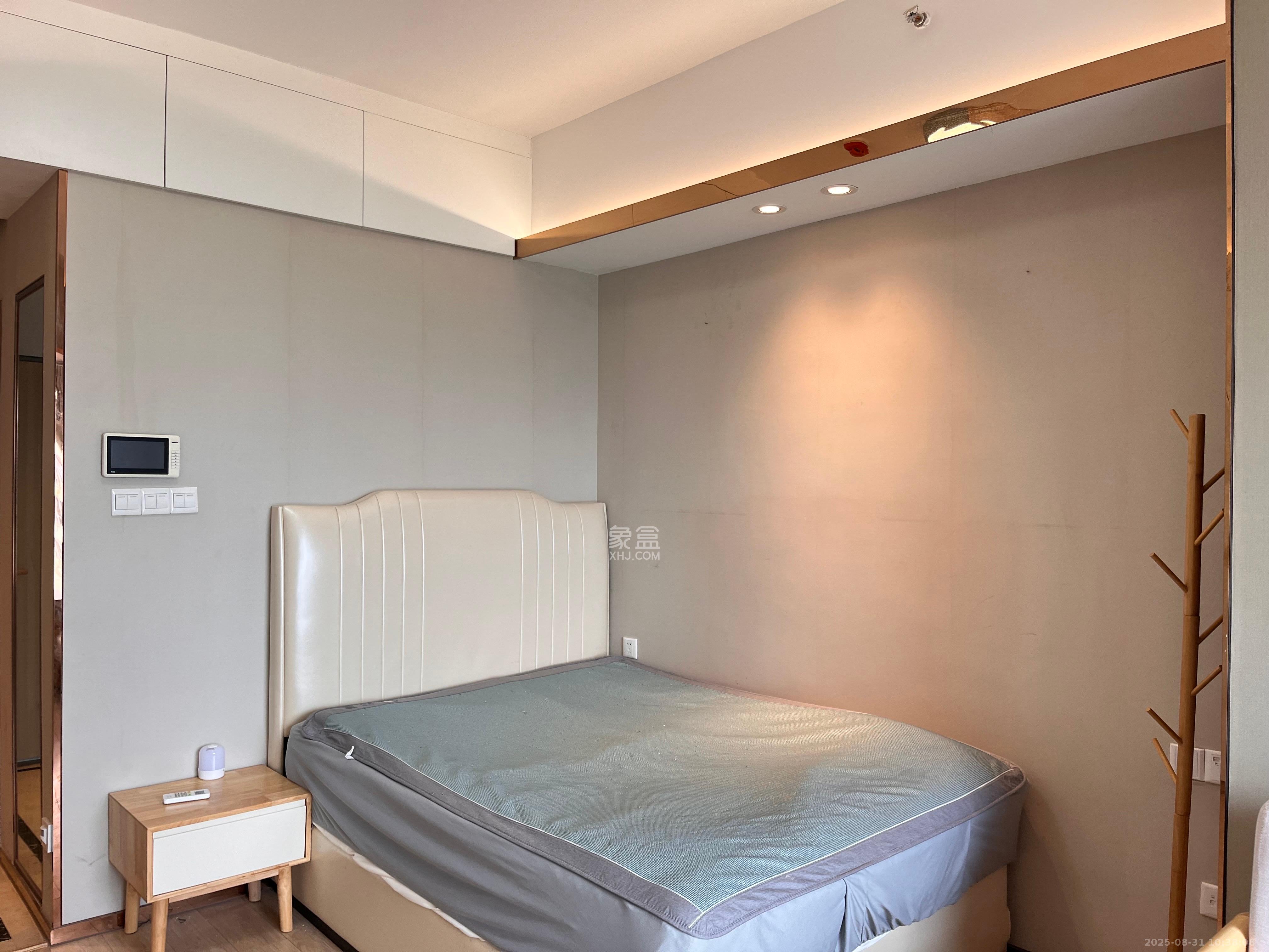 远洋外滩壹号 1室1厅1卫 2100.0元/月 远洋外滩壹号 1室1厅1卫 2100.0元/月室内图