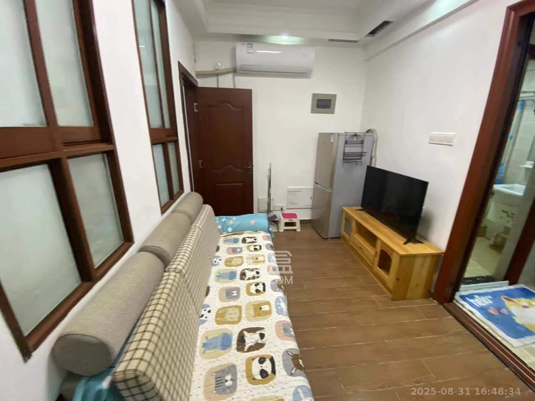 七彩丽都  2室1厅1卫   2100.00元/月室内图1