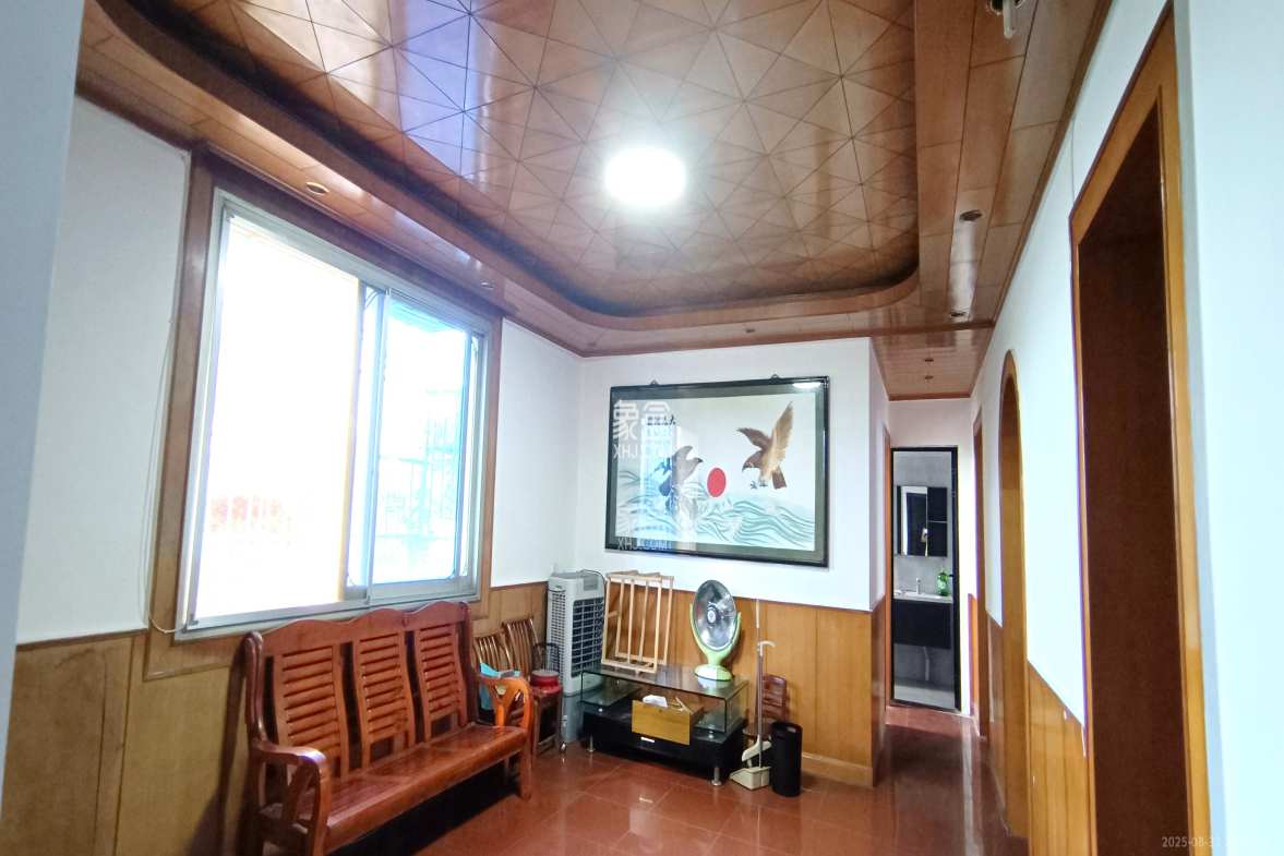 天心游路散盘 3室2厅1卫 1900.0元/月 天心游路散盘 3室2厅1卫 1900.0元/月室内图