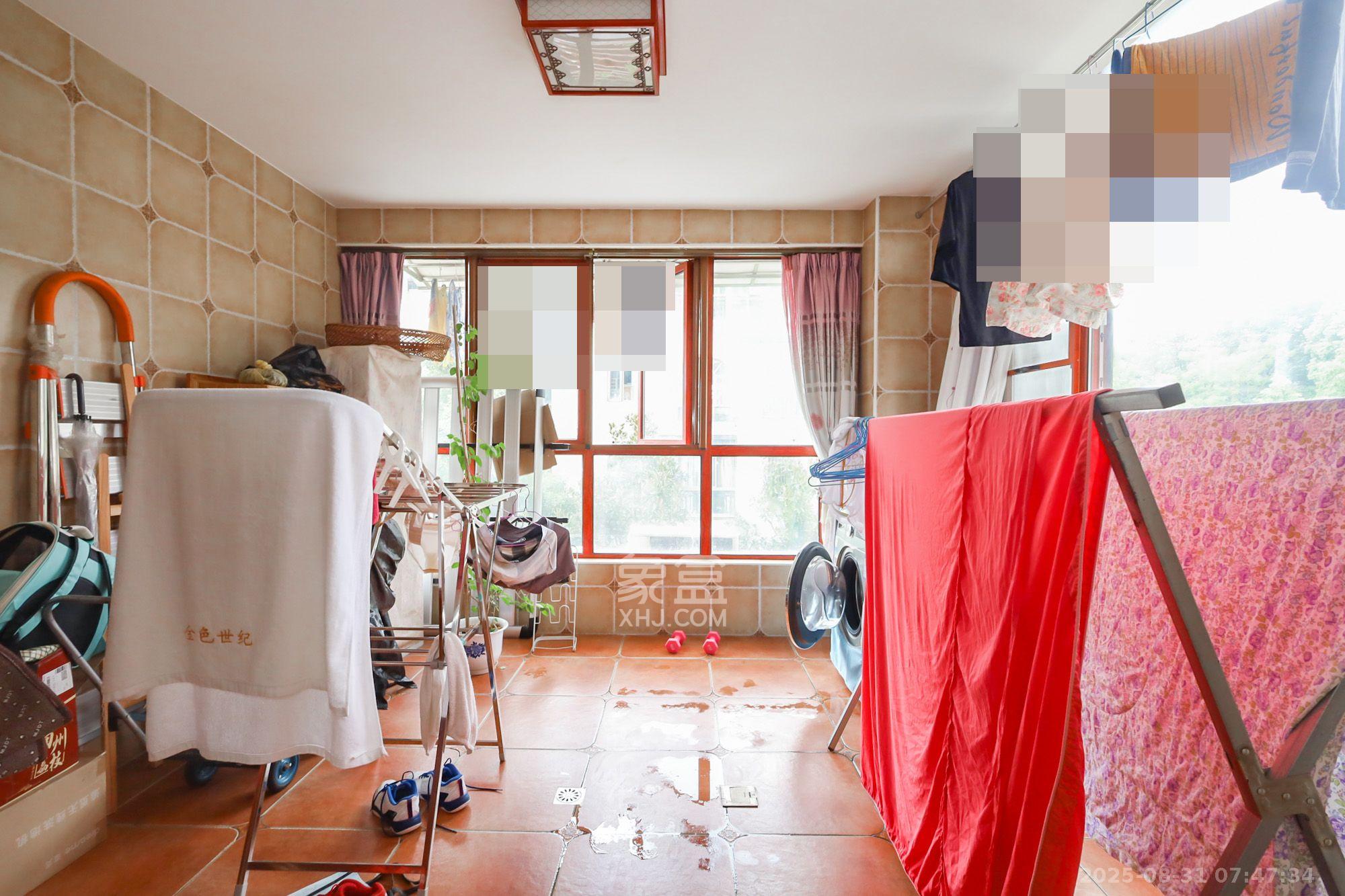 卓越蔚蓝海岸二期  4室2厅2卫    4800.0元/月室内图