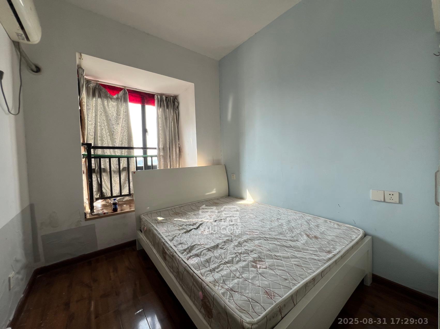 藏珑湖上国际花园 1室2厅1卫 600.0元/月 藏珑湖上国际花园 1室2厅1卫 600.0元/月室内图