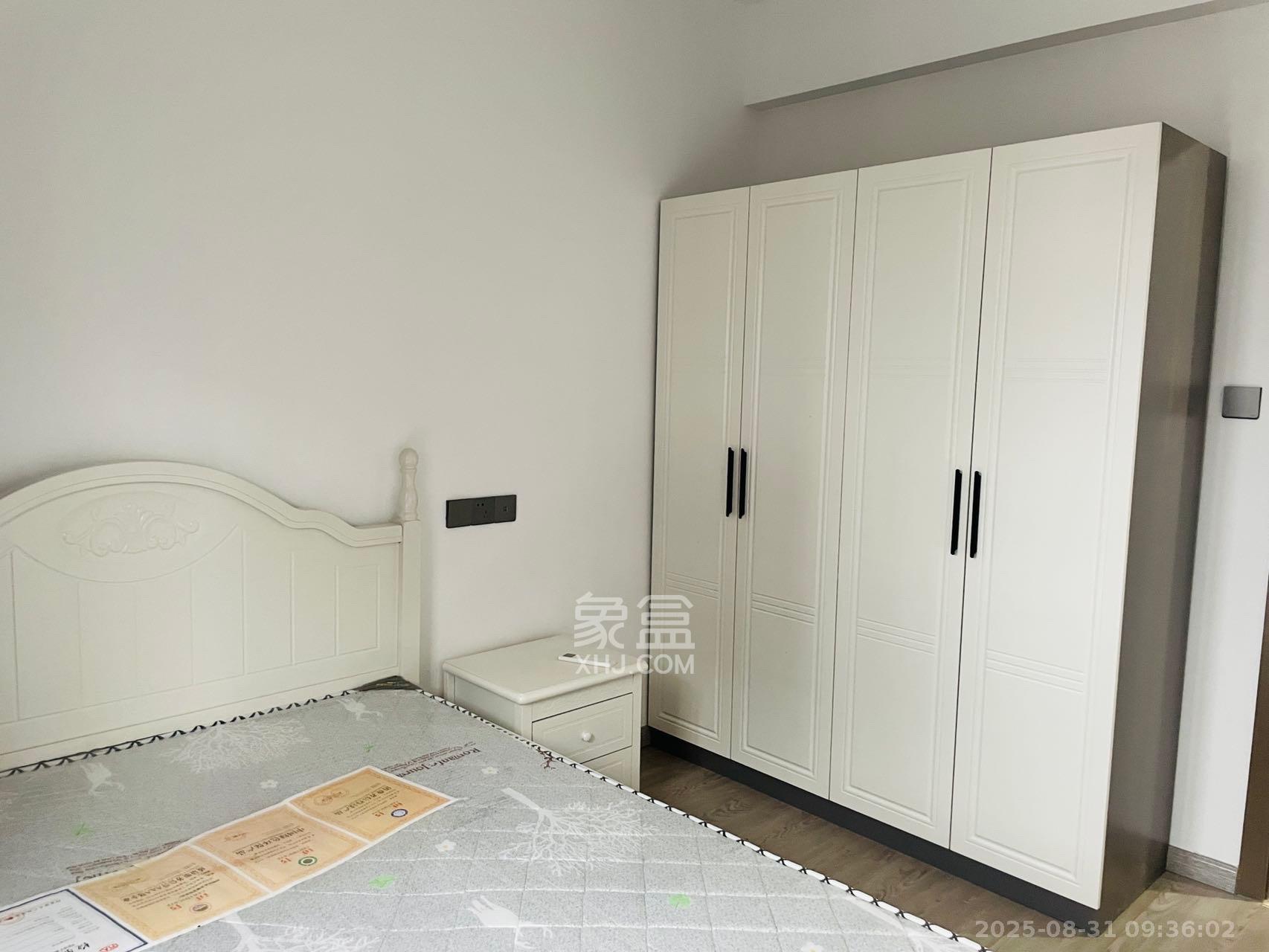 龙湖碧桂园天宸原著 4室2厅2卫 3700.0元/月 龙湖碧桂园天宸原著 4室2厅2卫 3700.0元/月室内图