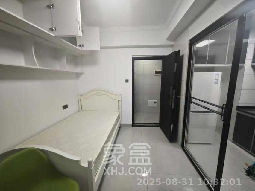 云和华府  1室1厅1卫   1200.00元/月