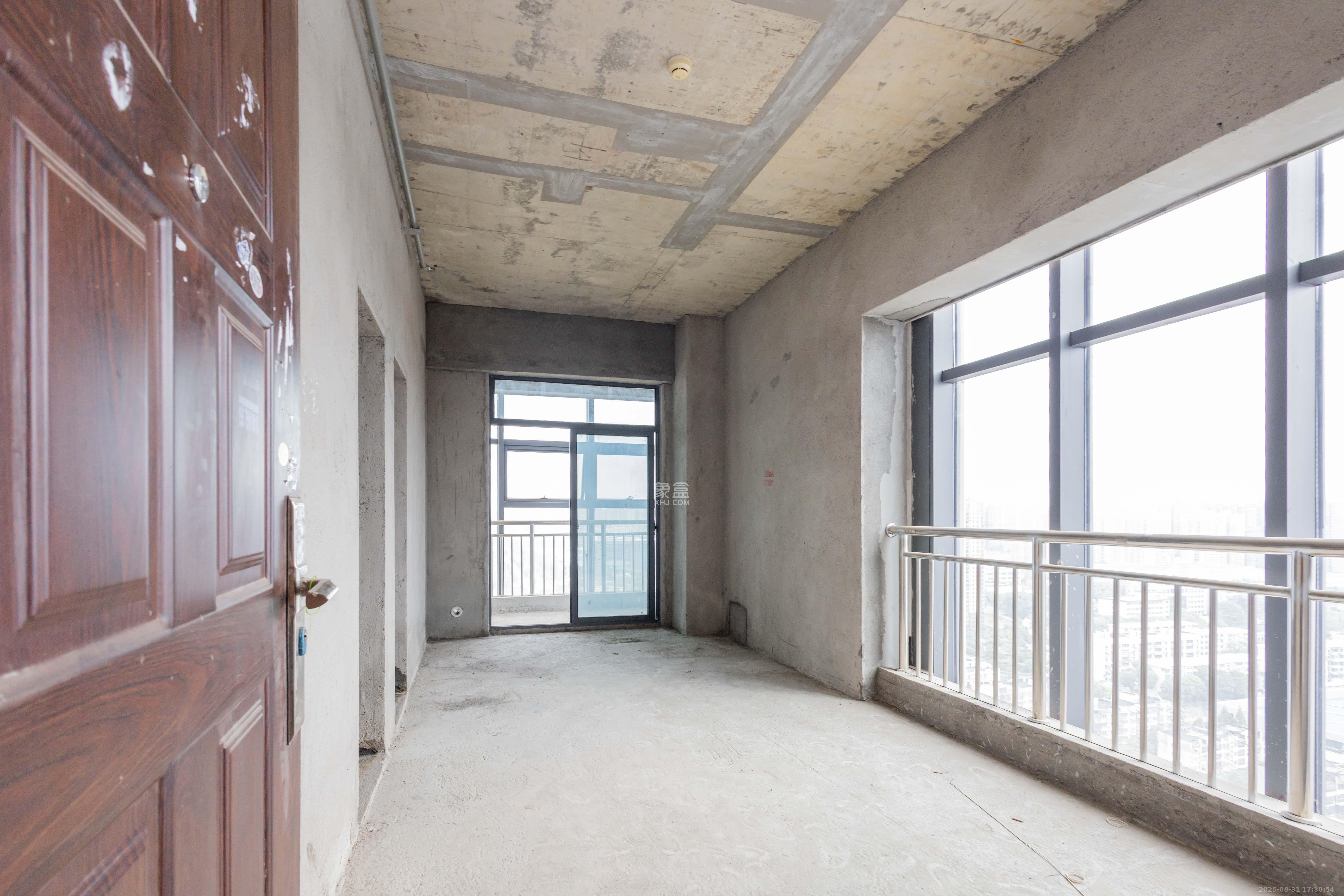 辉宏橄榄城  1室1厅1卫    19.8万客厅