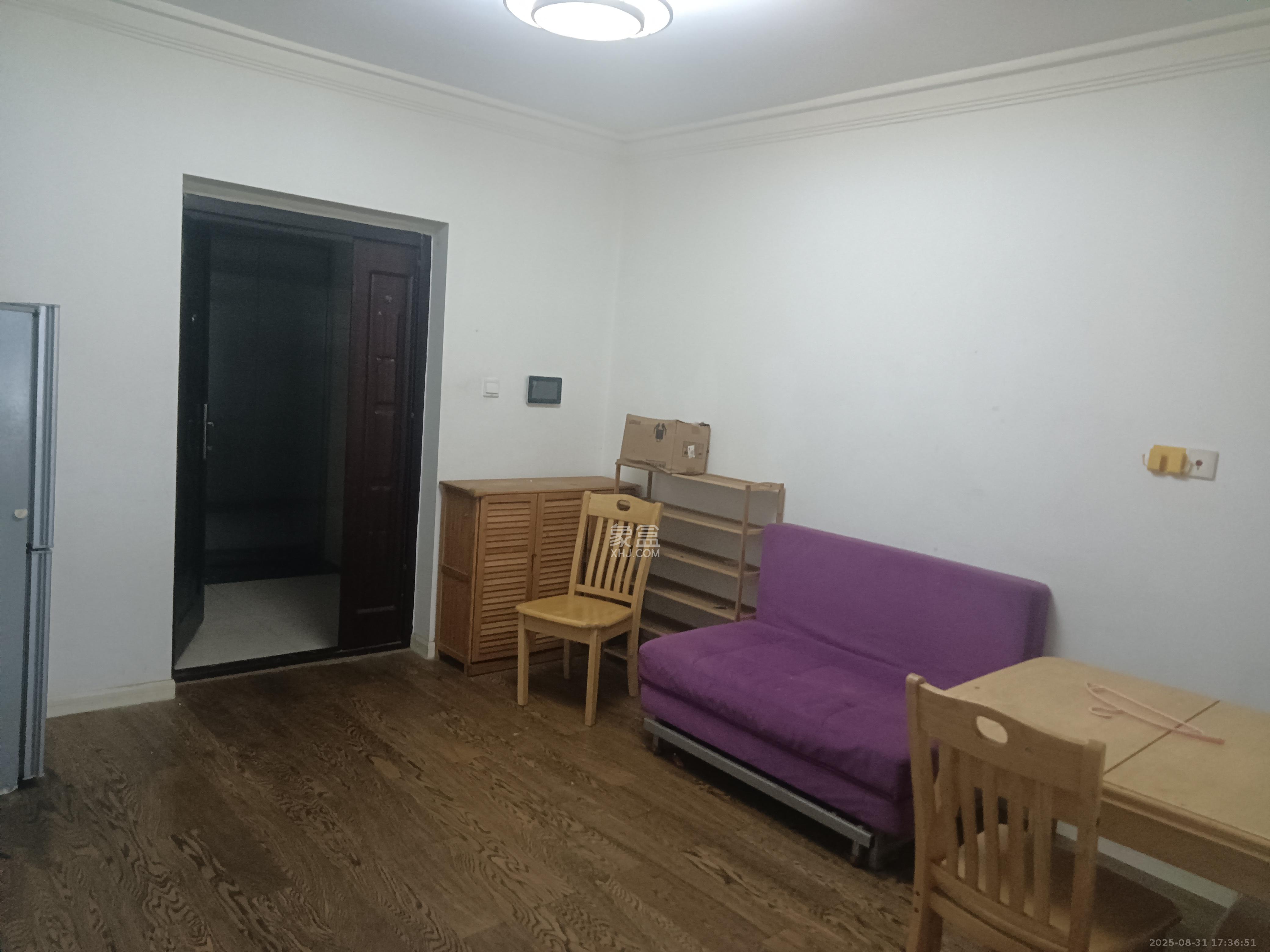 绿地中央广场  2室2厅1卫    2300.0元/月 绿地中央广场  2室2厅1卫    2300.0元/月室内图