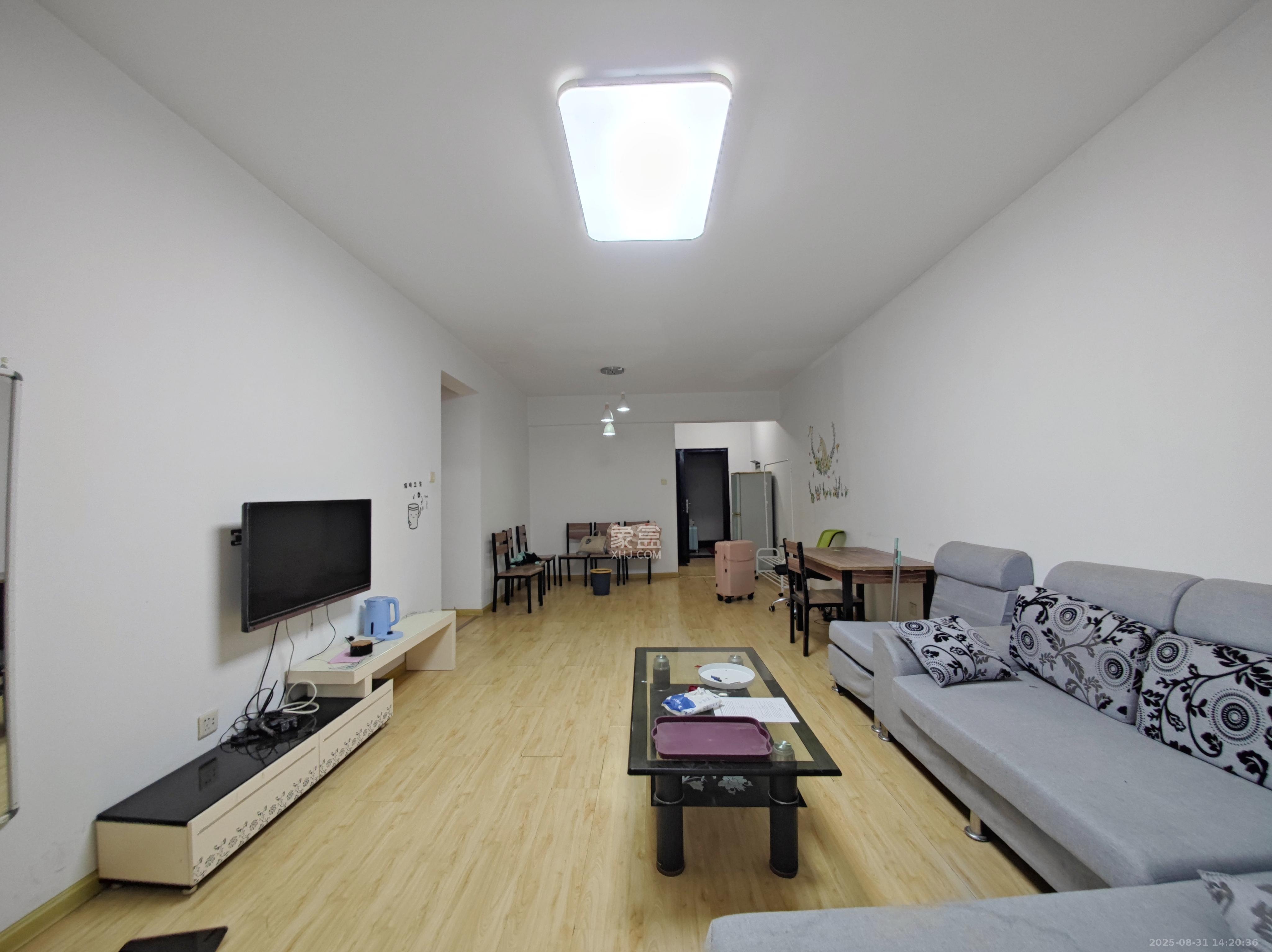 月湖兰庭  1室2厅1卫    2100.0元/月 月湖兰庭  1室2厅1卫    2100.0元/月室内图