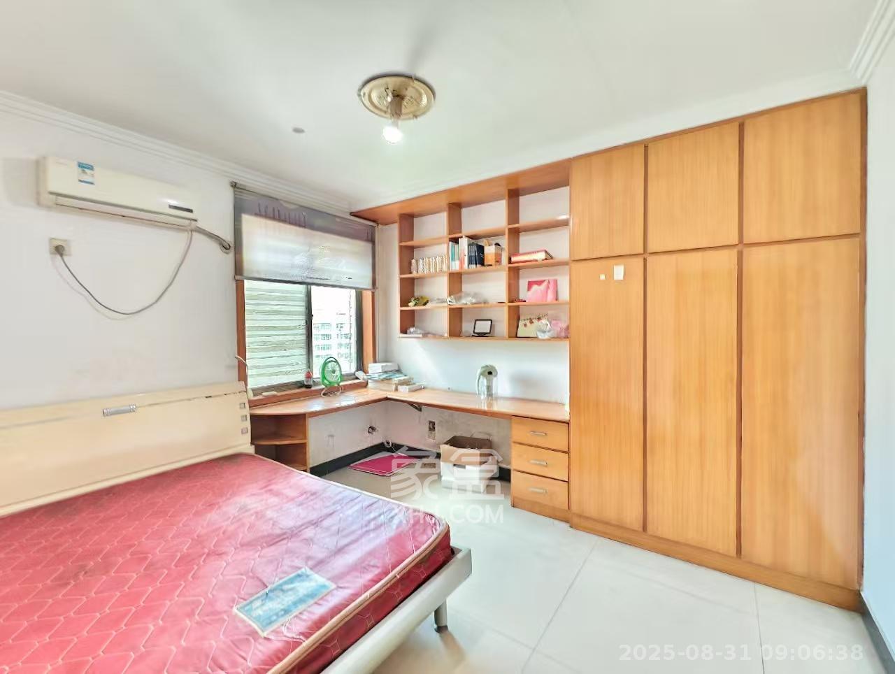 汇龙公寓  3室2厅1卫    1600.0元/月 汇龙公寓  3室2厅1卫    1600.0元/月室内图