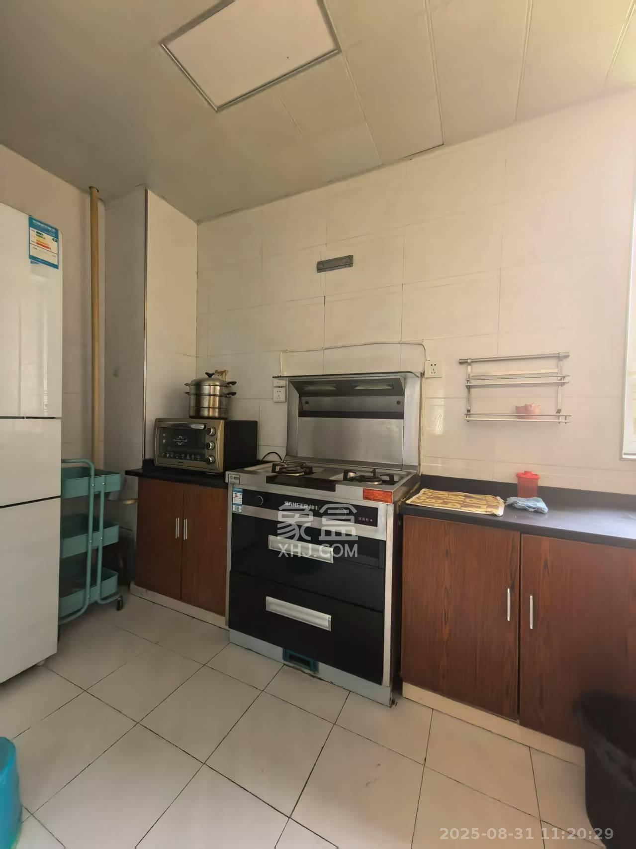 爱琴海岸  4室2厅2卫    2600.0元/月 爱琴海岸  4室2厅2卫    2600.0元/月室内图