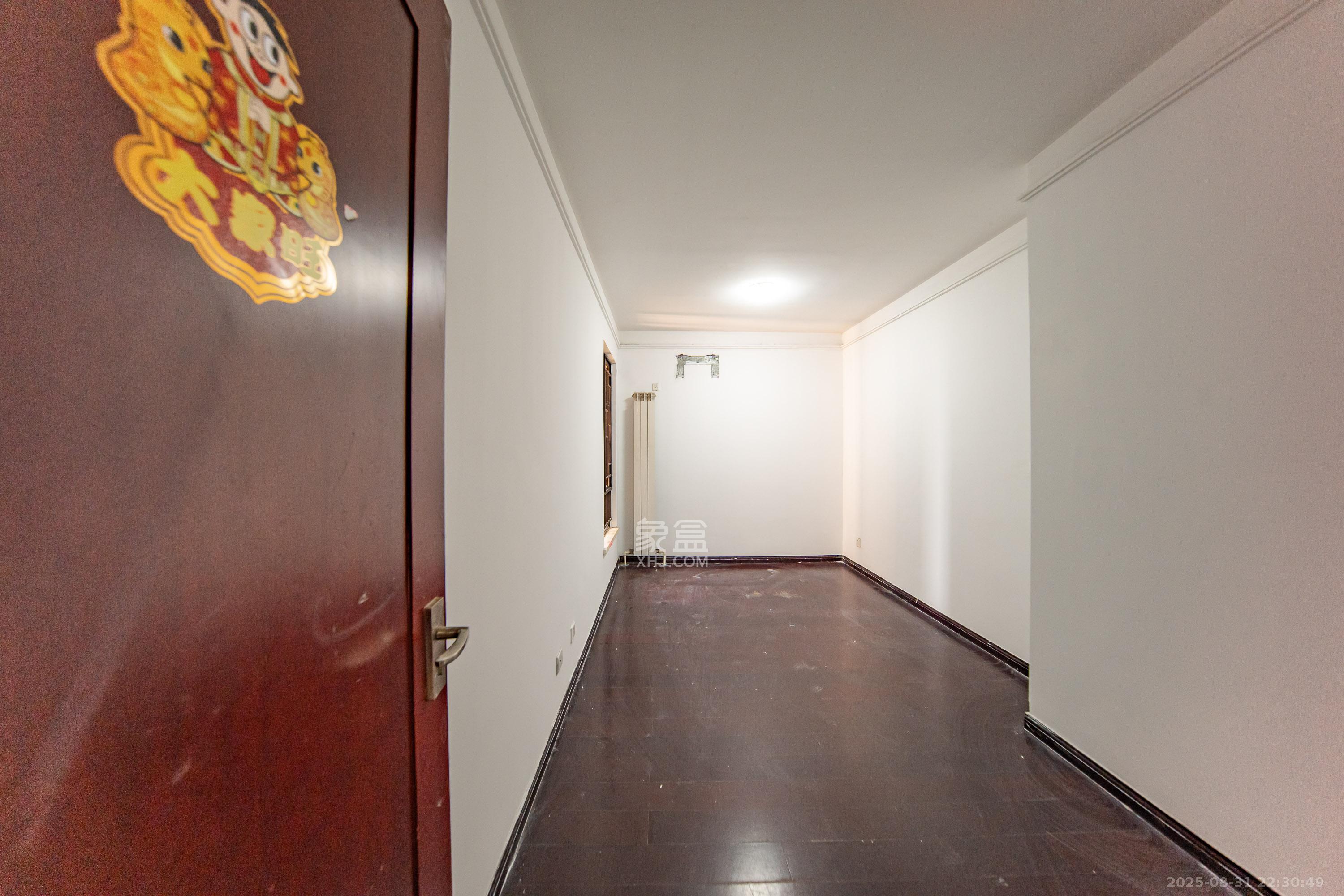 中海国际二期 3室2厅1卫 65.0万 中海国际二期 3室2厅1卫 65.0万卧室