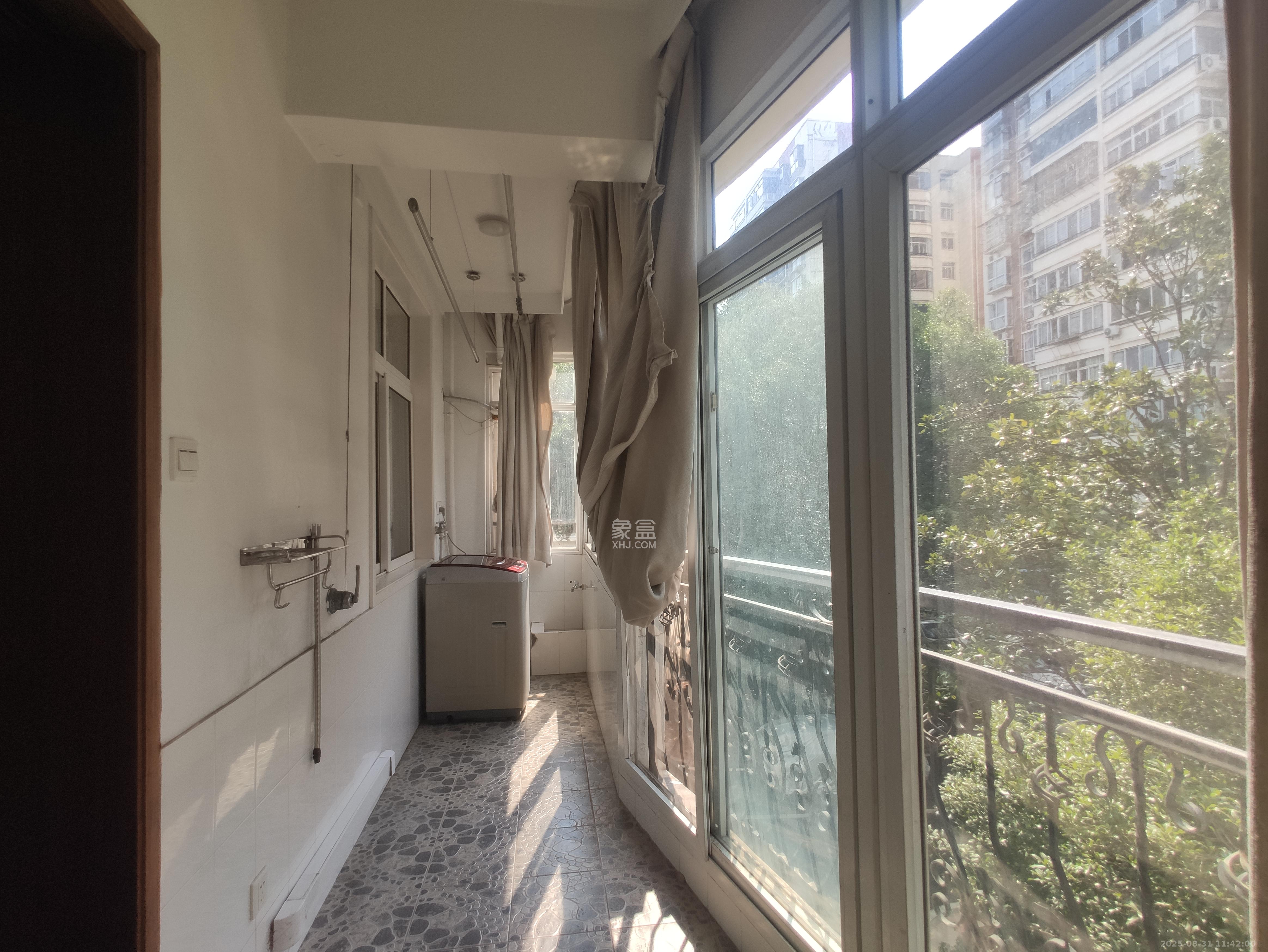 惠泽园  3室2厅2卫    2900.0元/月室内图