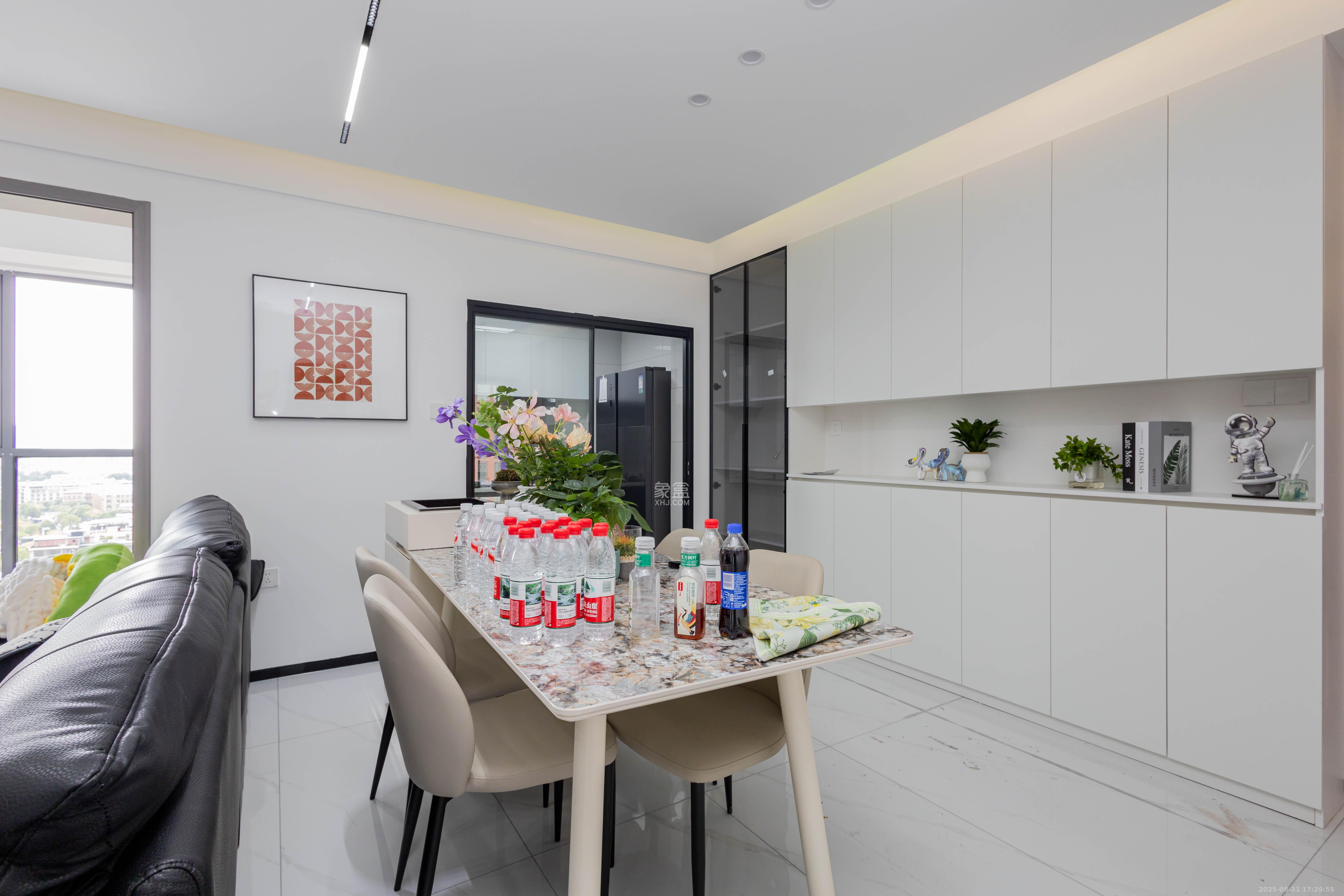 海德公园  4室2厅2卫    86.8万 海德公园  4室2厅2卫    86.8万客厅