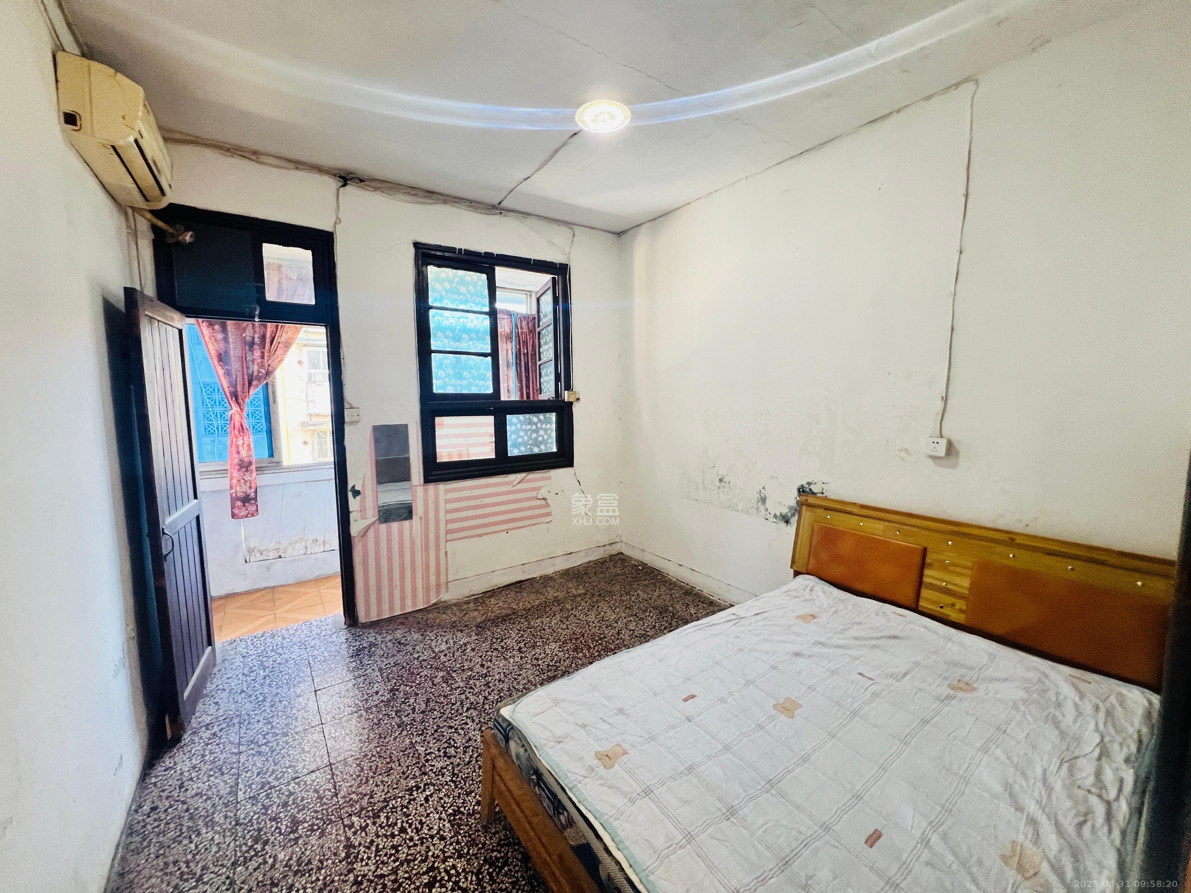 解放四村石子冲  2室1厅1卫    900.0元/月 解放四村石子冲  2室1厅1卫    900.0元/月室内图