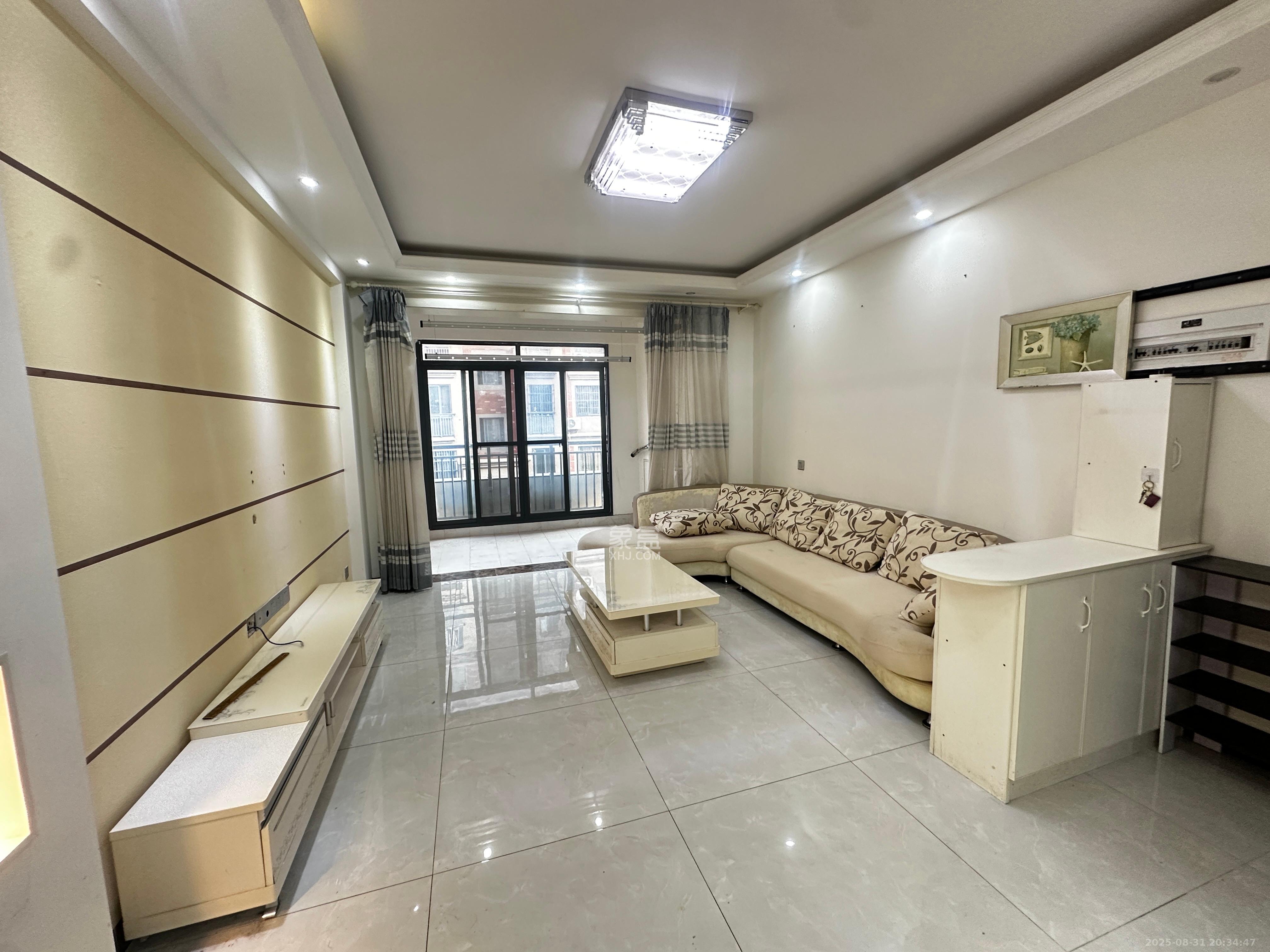 澳海澜庭  2室2厅1卫    1600.0元/月 澳海澜庭  2室2厅1卫    1600.0元/月室内图