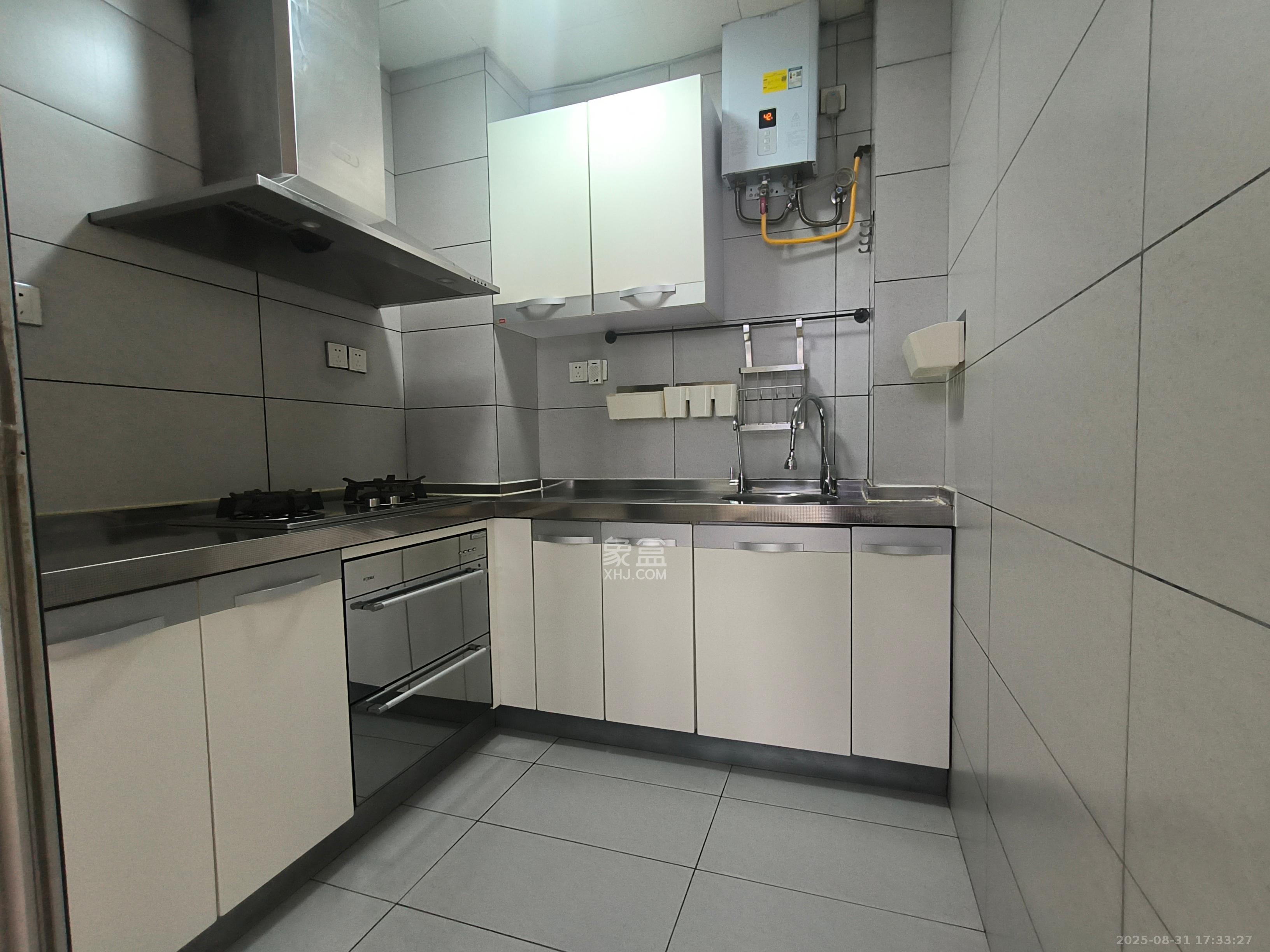 银港水晶城  2室2厅1卫   2500.00元/月室内图