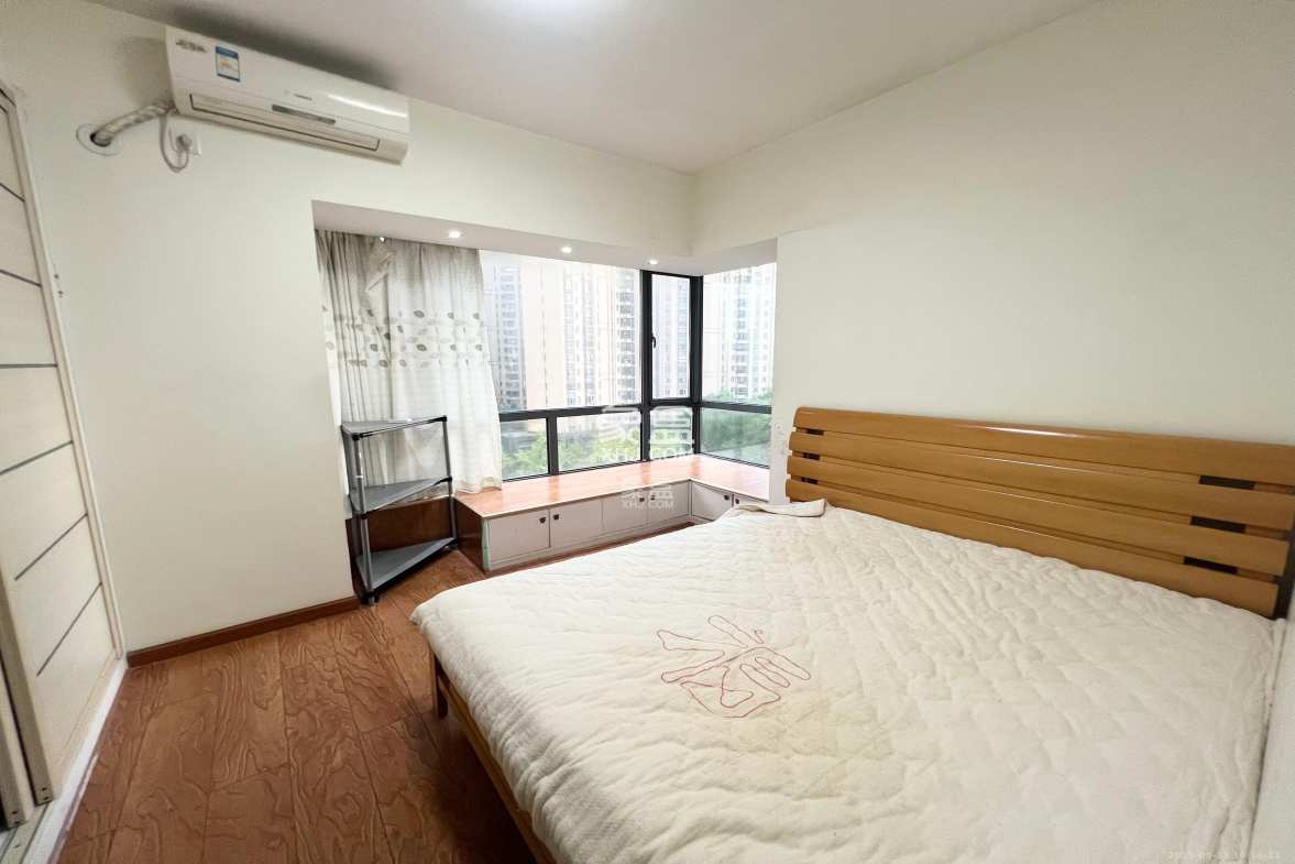 恒基凯旋门一二期 2室2厅1卫 2100.0元/月 恒基凯旋门一二期 2室2厅1卫 2100.0元/月室内图