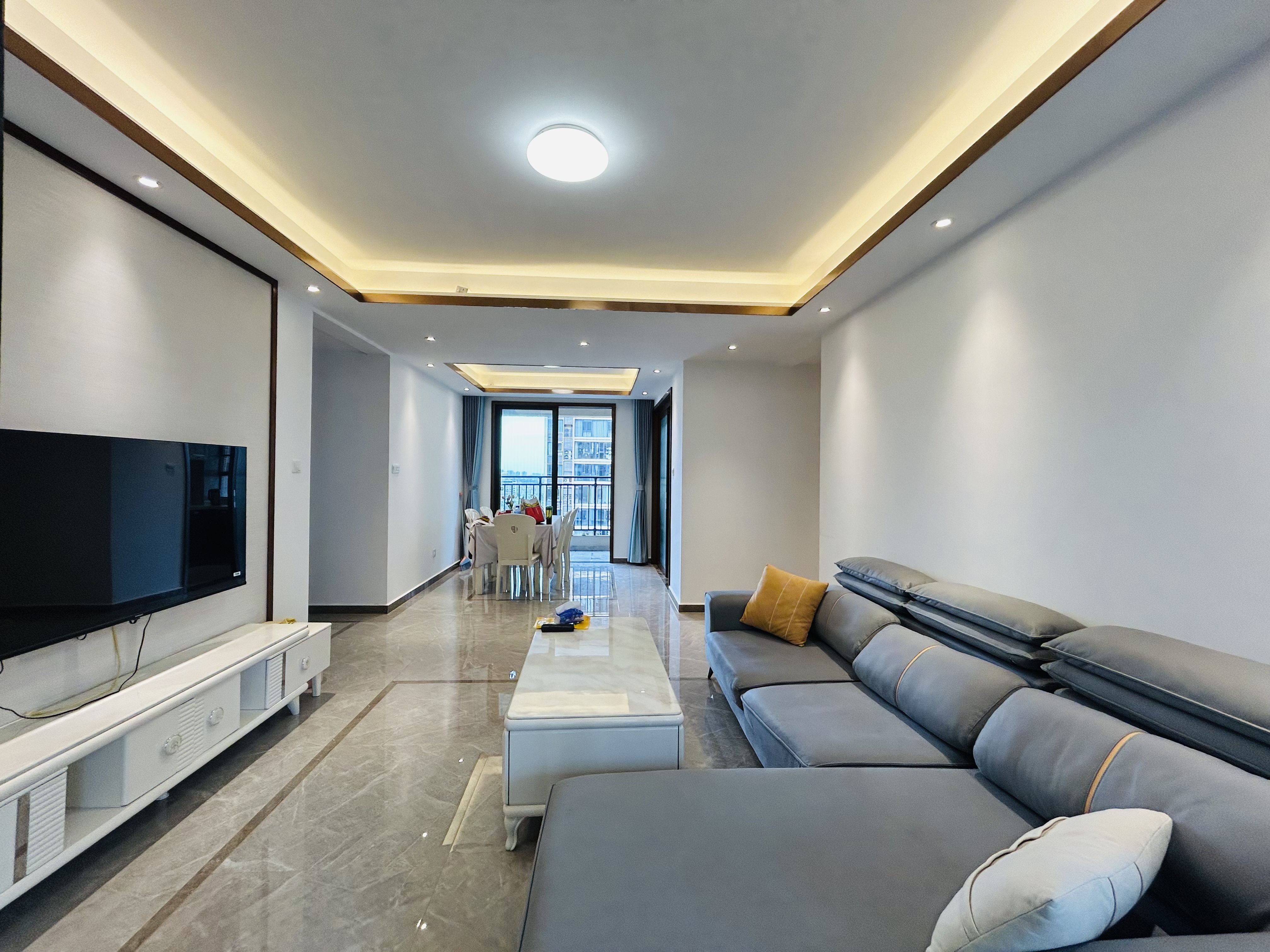 荣盛碧桂园铂悦府  3室2厅2卫    2200.0元/月 荣盛碧桂园铂悦府  3室2厅2卫    2200.0元/月室内图