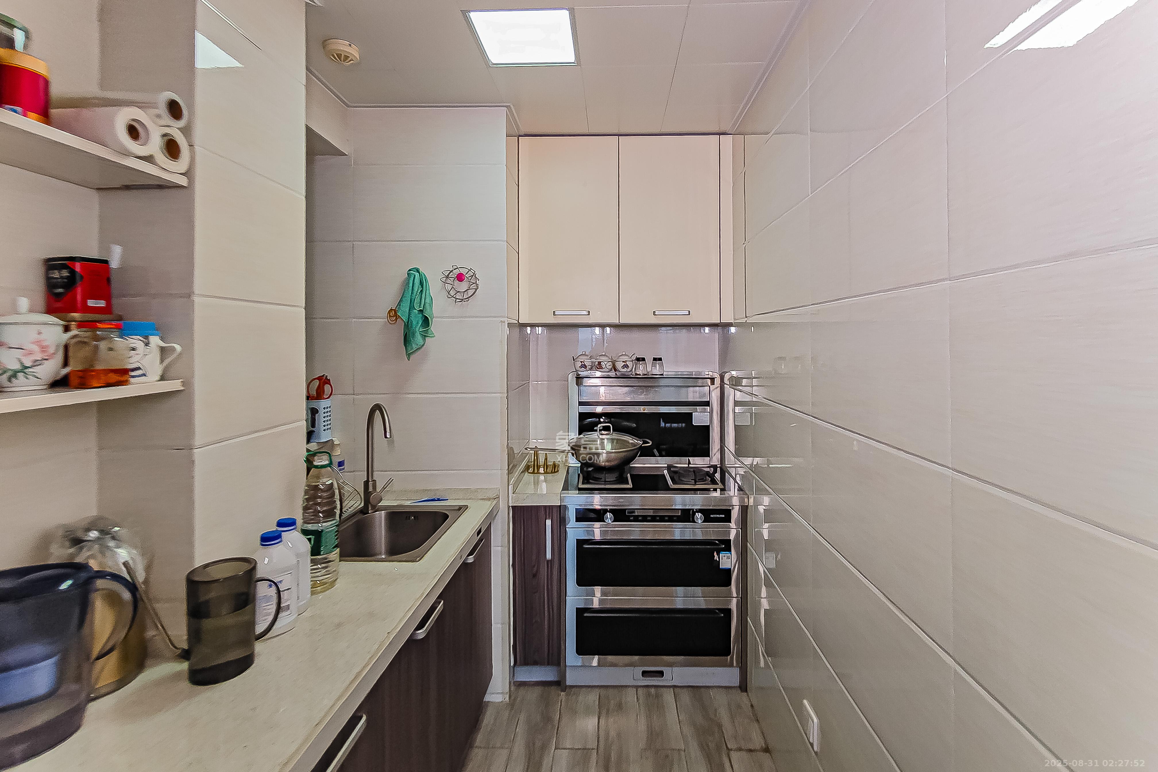 保利国际广场  2室1厅1卫    150.0万厨房