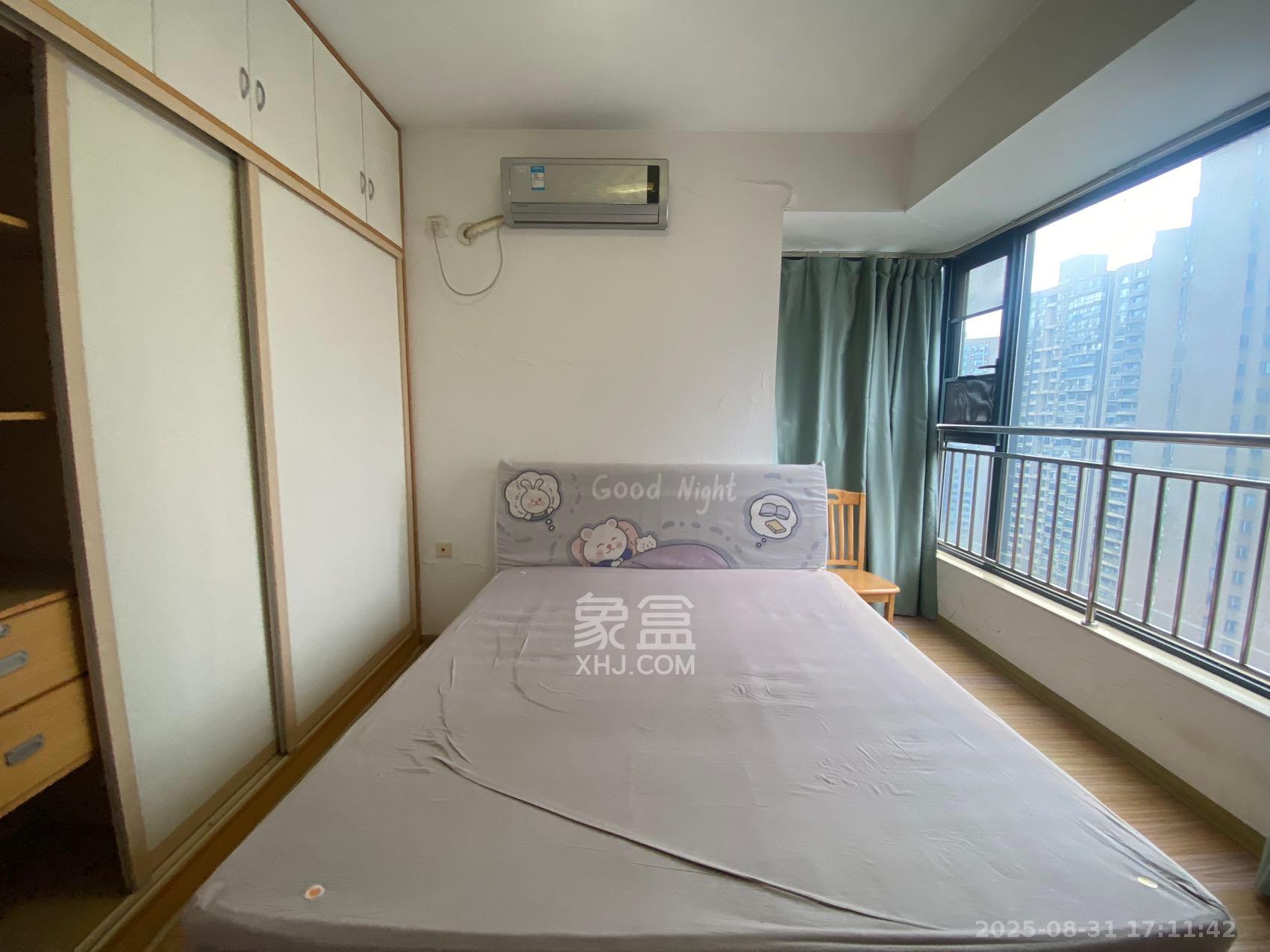 藏珑湖上国际花园  3室2厅1卫    2500.0元/月室内图