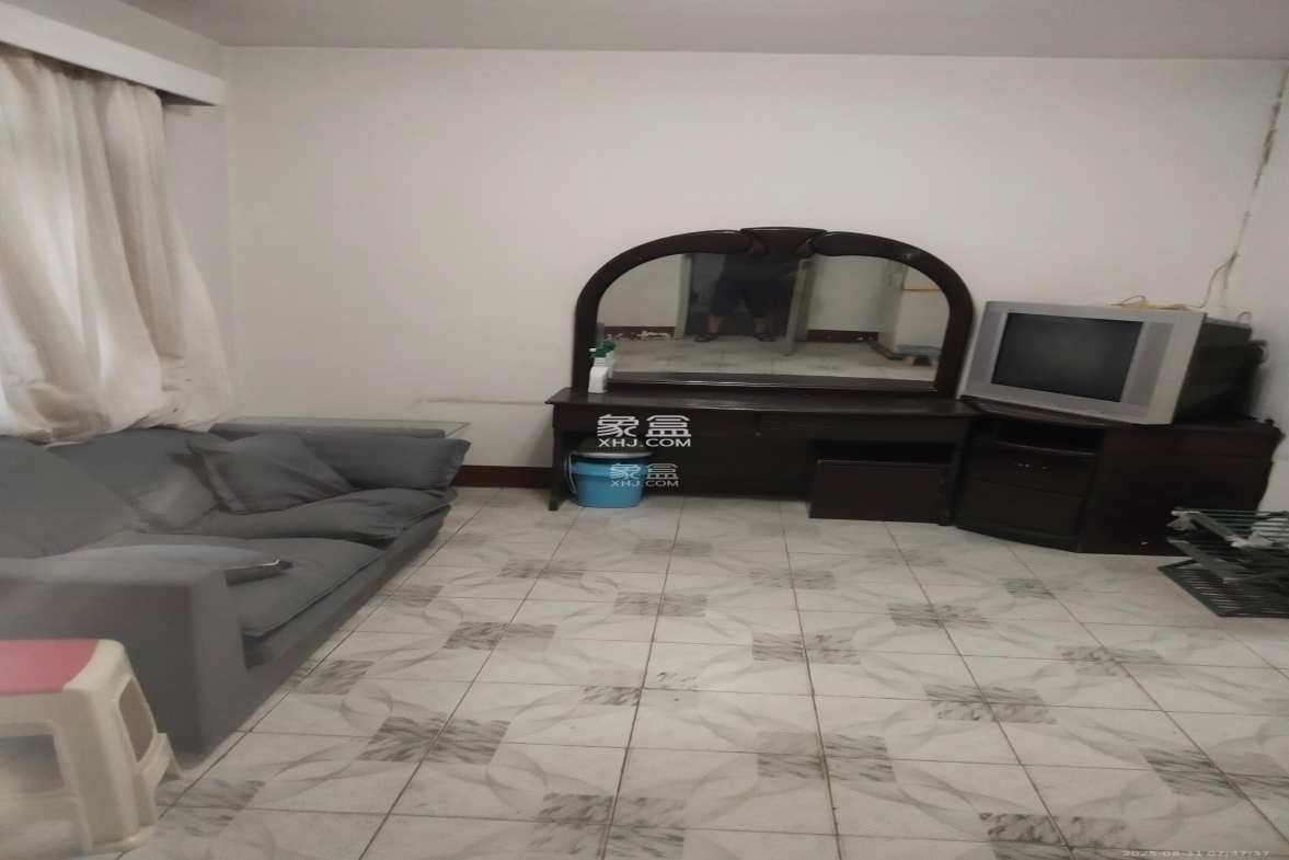 红旗区五片 2室1厅1卫 1600.0元/月 红旗区五片 2室1厅1卫 1600.0元/月室内图